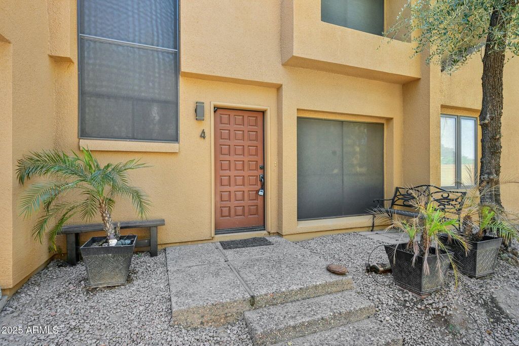 Photo of 4 E La Diosa Drive, Tempe, AZ 85282 (MLS # 6923152)