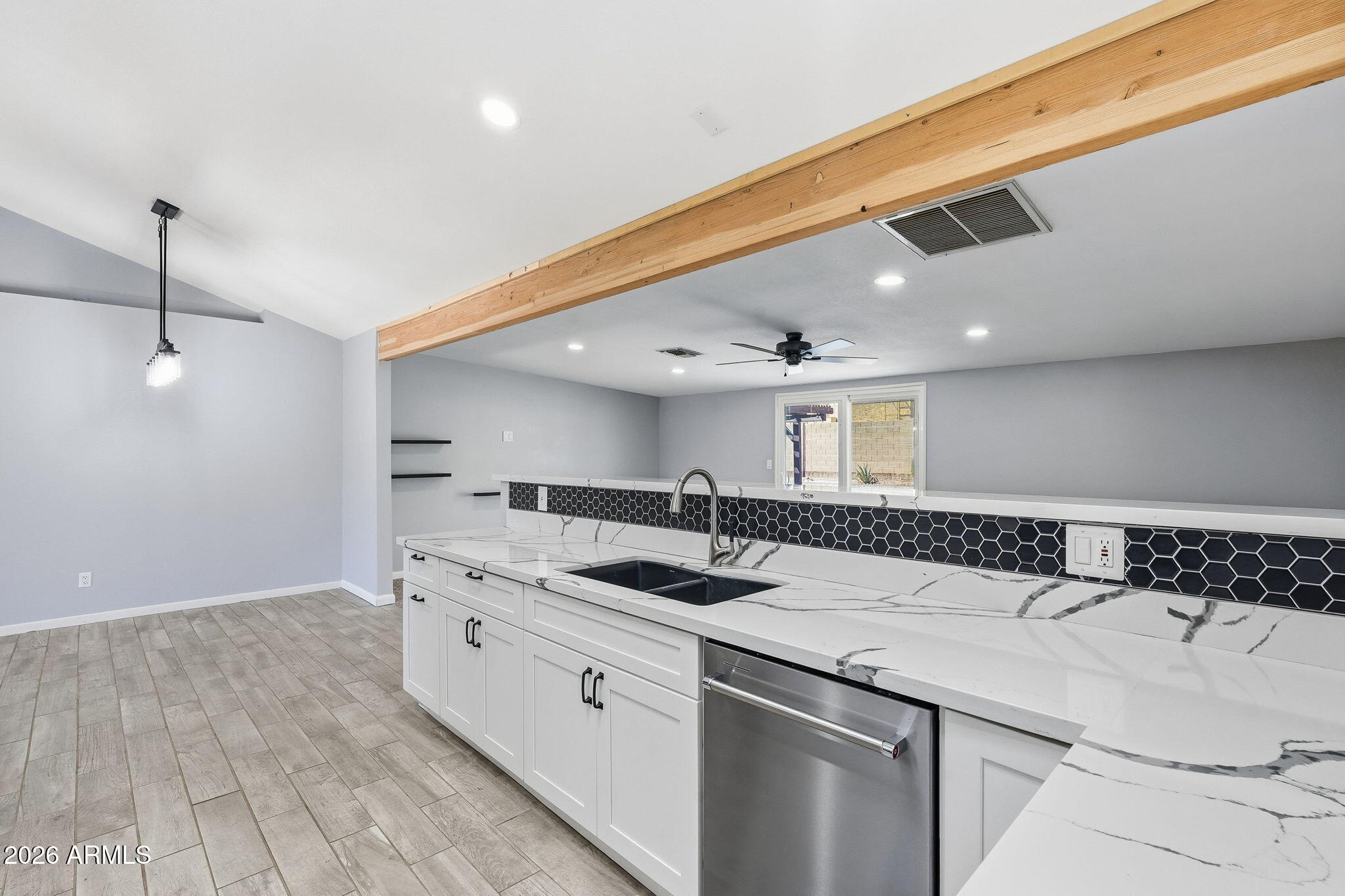 6026 W JUNIPER Avenue