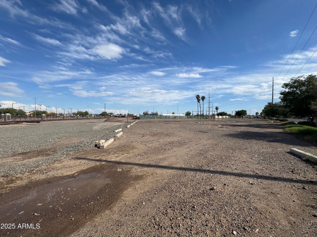 Photo of 6801 N 59th Avenue #42-46, Glendale, AZ 85301 (MLS # 6930979)