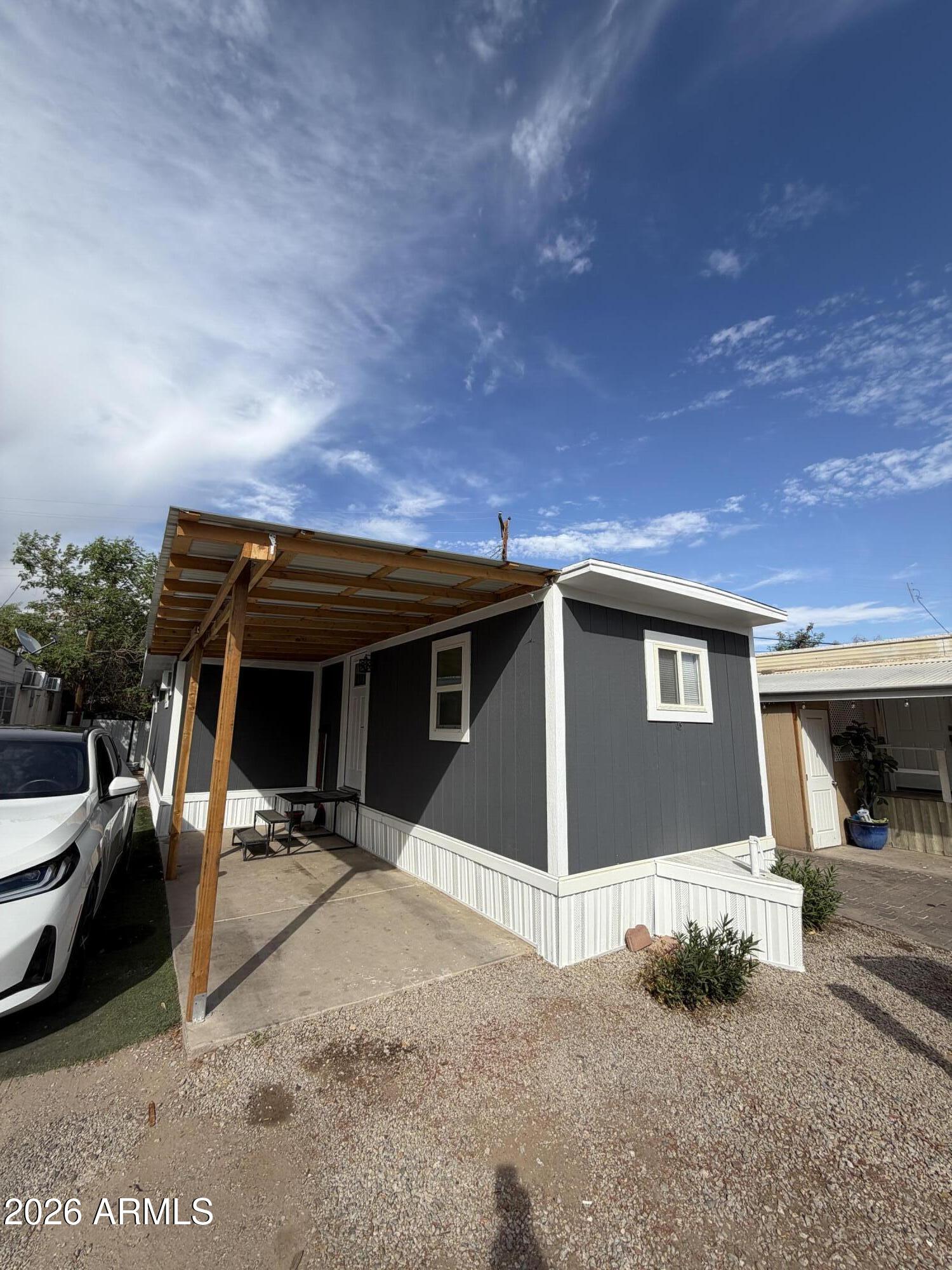 4131 E MCDOWELL Road 20