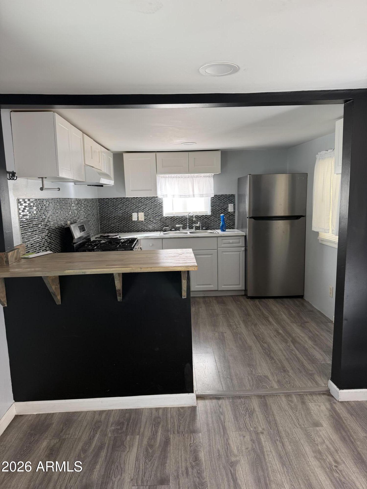 4131 E MCDOWELL Road 20