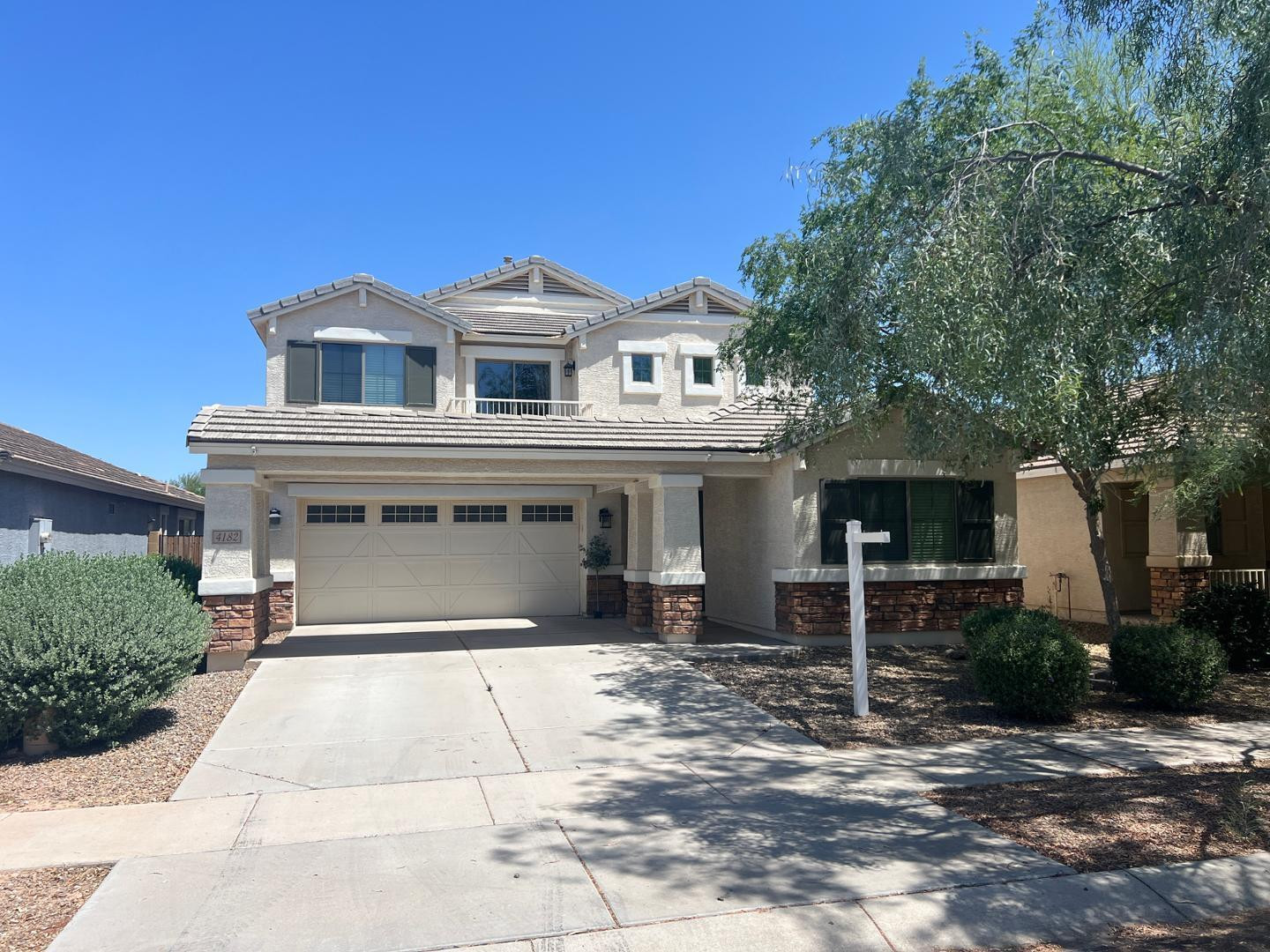 4182 E Bonanza Road