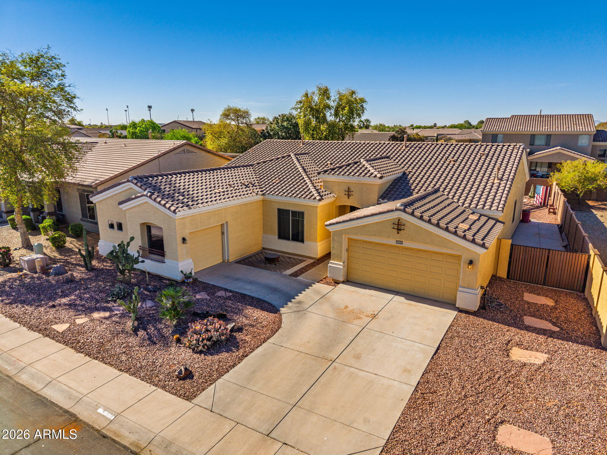 41917 W CARLISLE Lane