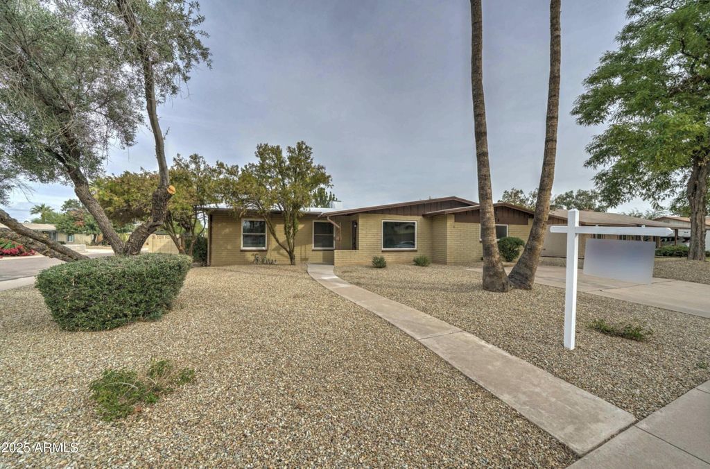 Photo of 1874 E Geneva Drive, Tempe, AZ 85282 (MLS # 6934018)