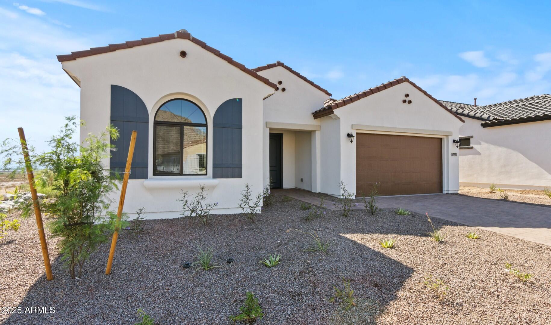 6223 N Sunrise Lane