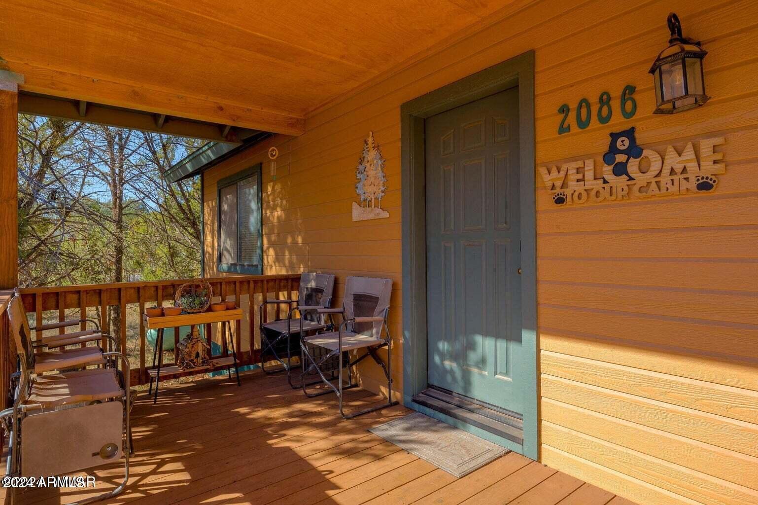 2086 PINEWOOD Drive