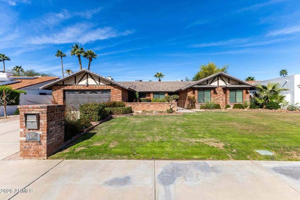 Photo of 7510 E Windrose Drive, Scottsdale, AZ 85260 (MLS # 6984533)