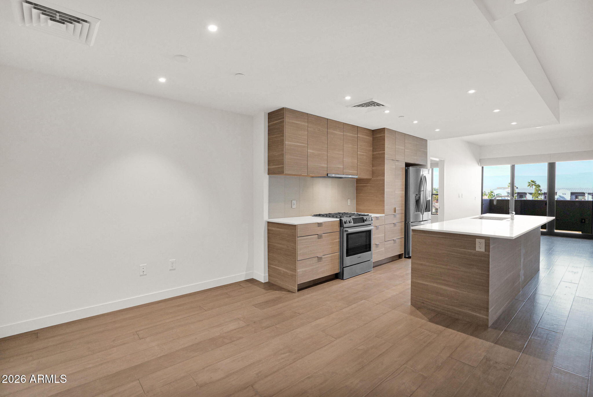 2300 E CAMPBELL Avenue 416