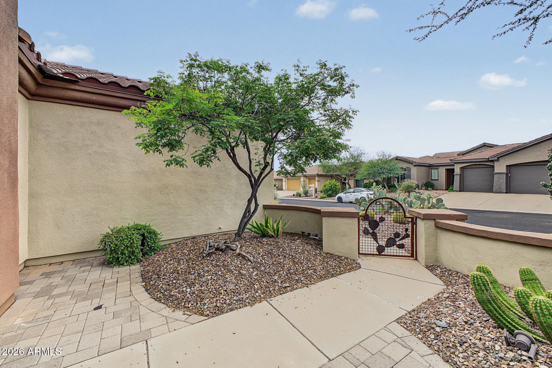 41819 N IRON HORSE Court