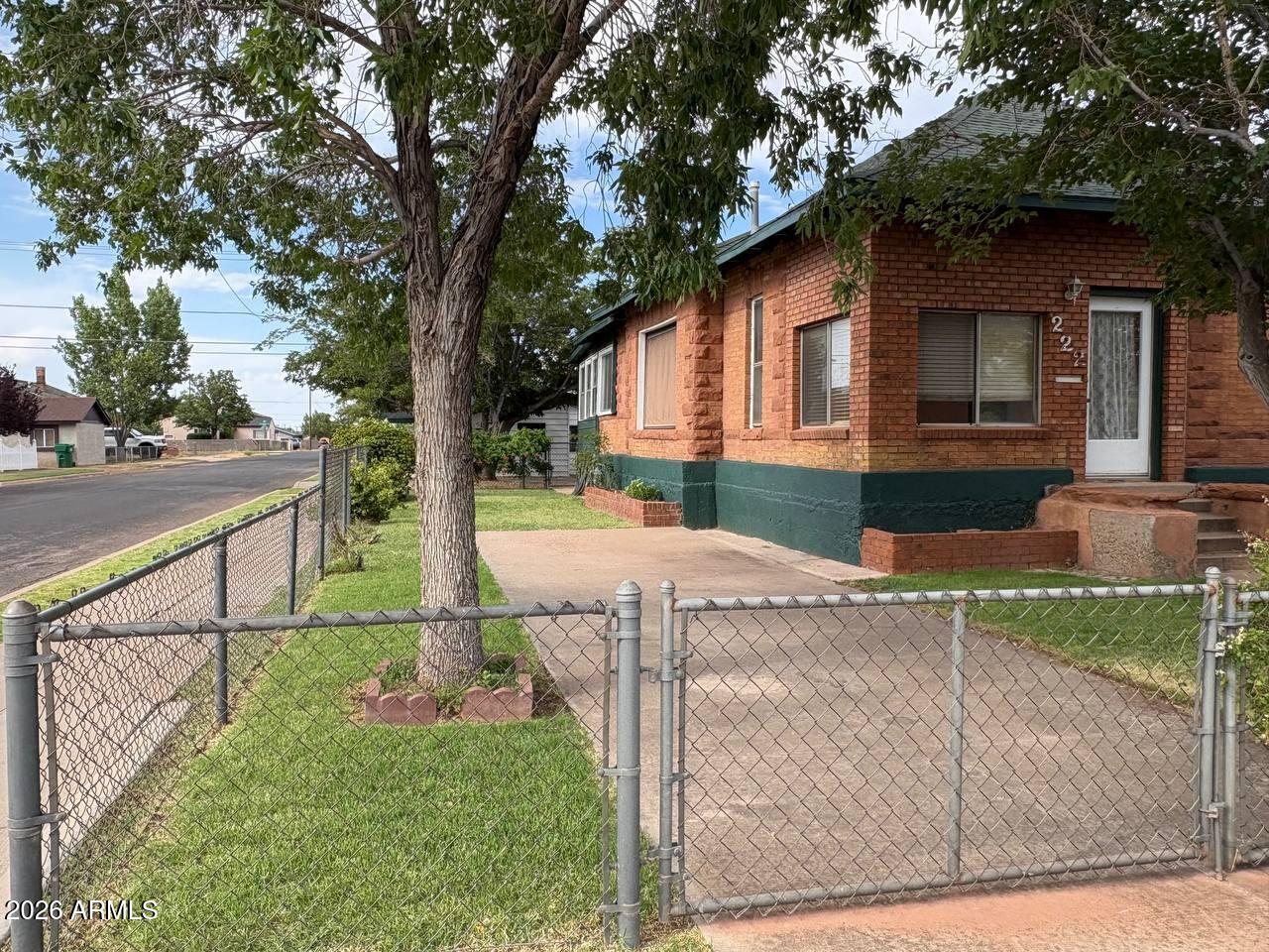 222 W FOURTH Street