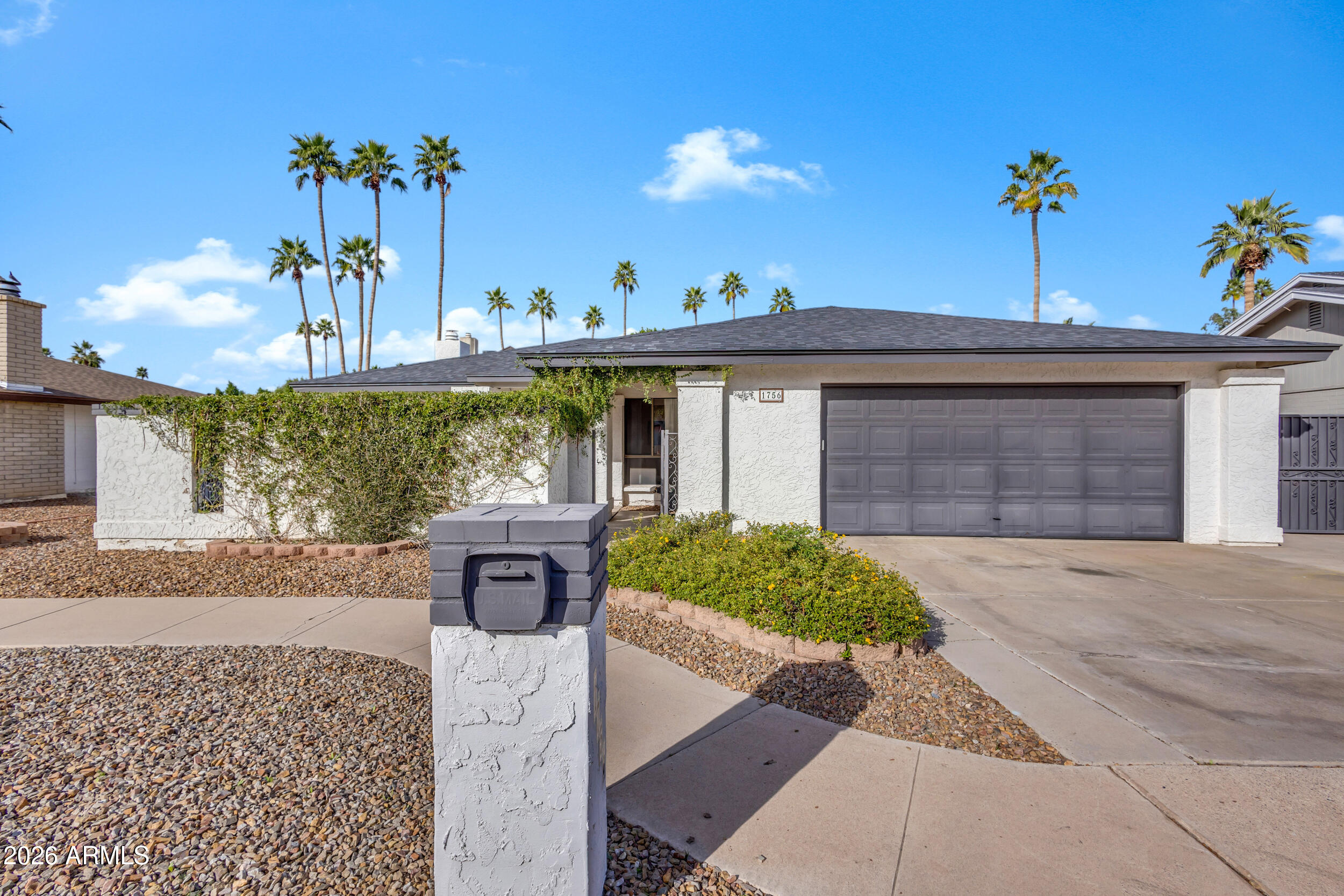 1756 W ISABELLA Avenue