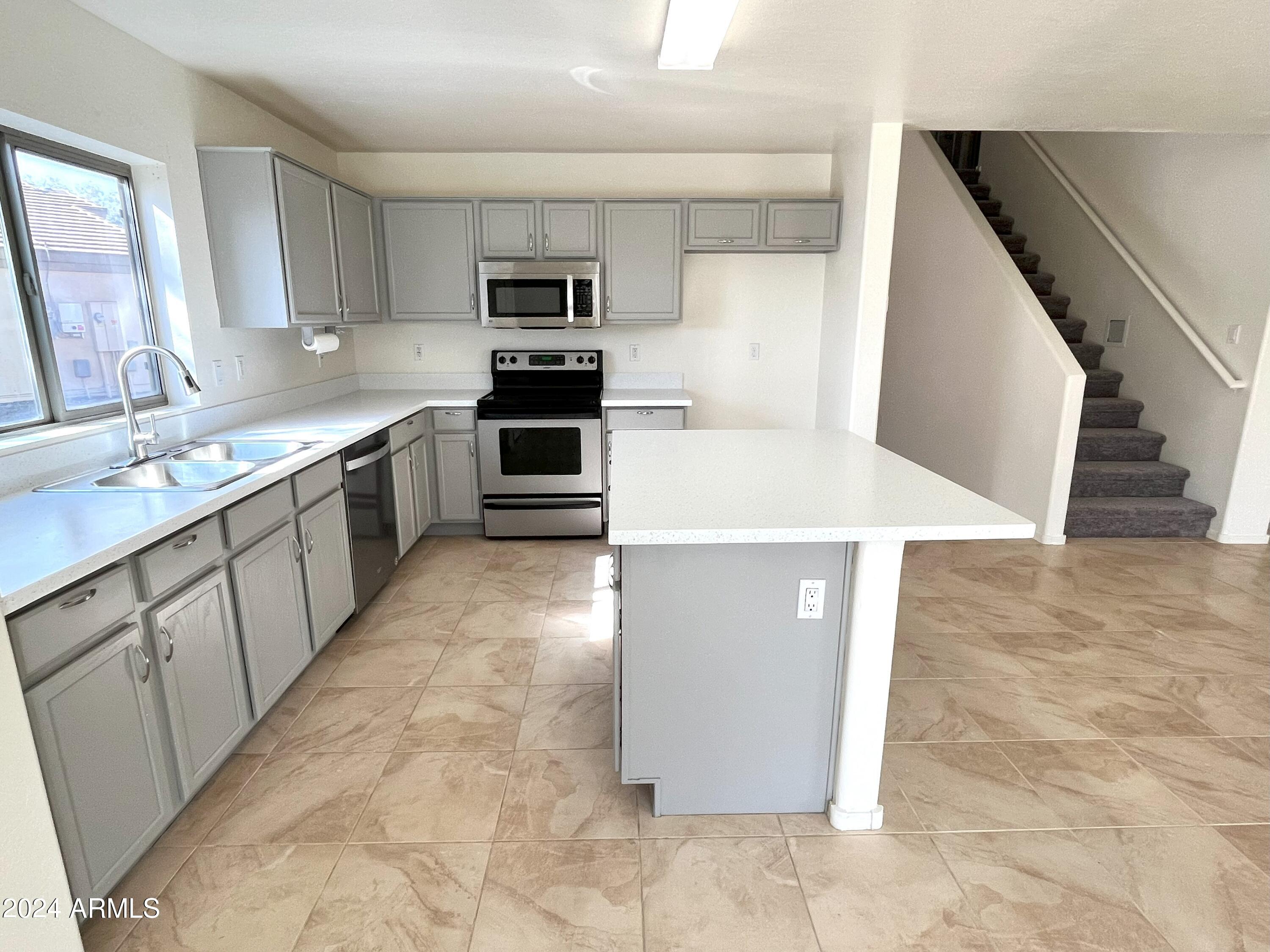 2028 N WILDFLOWER Lane