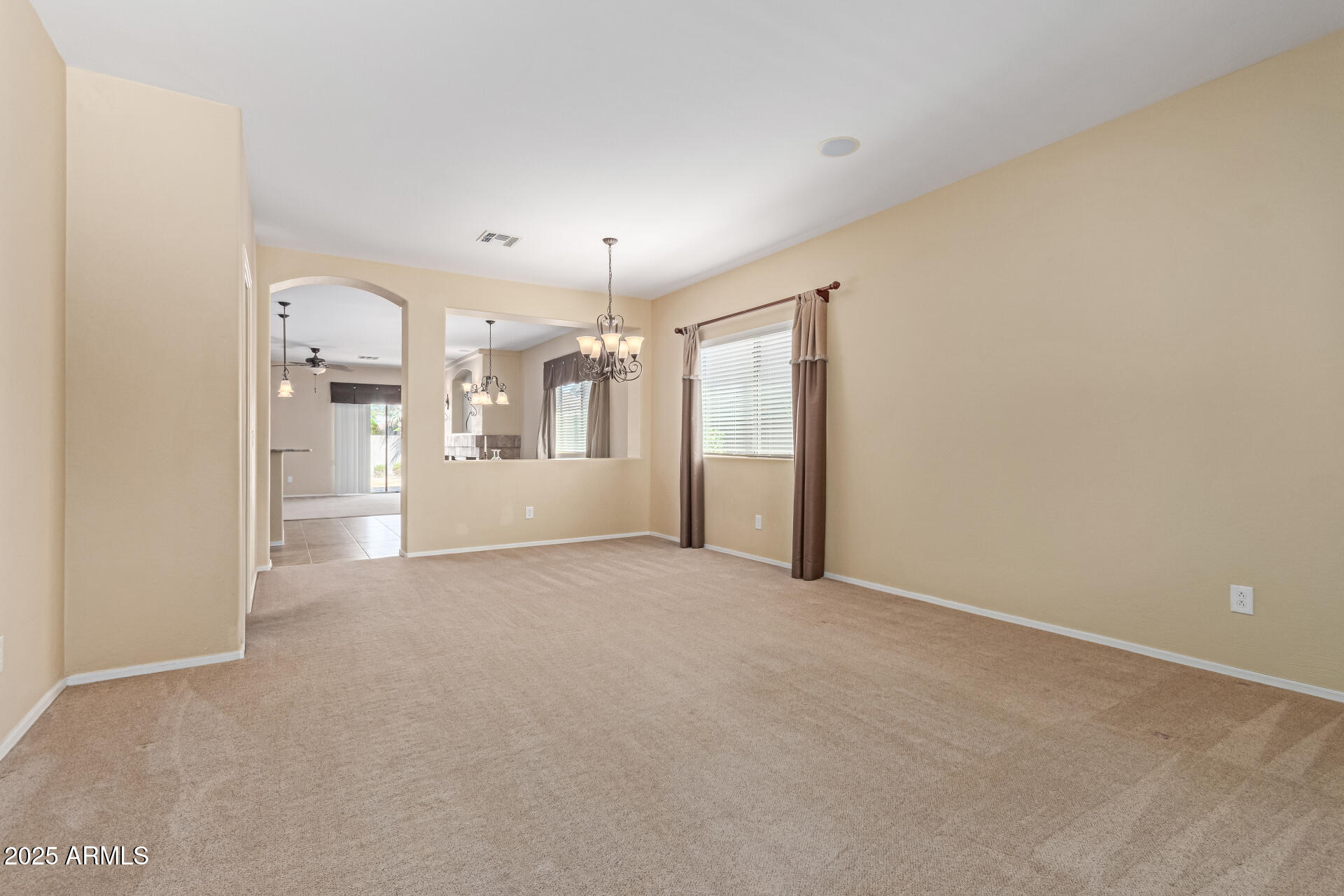 386 W LYLE Avenue