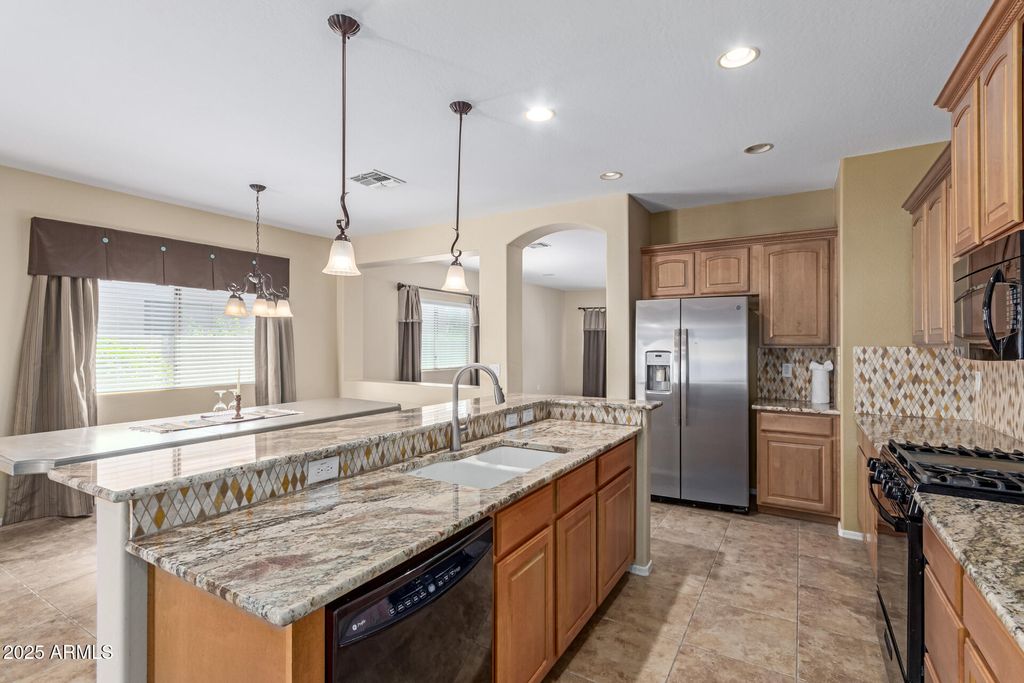 Photo of 386 W Lyle Avenue, Queen Creek, AZ 85140 (MLS # 6927189)