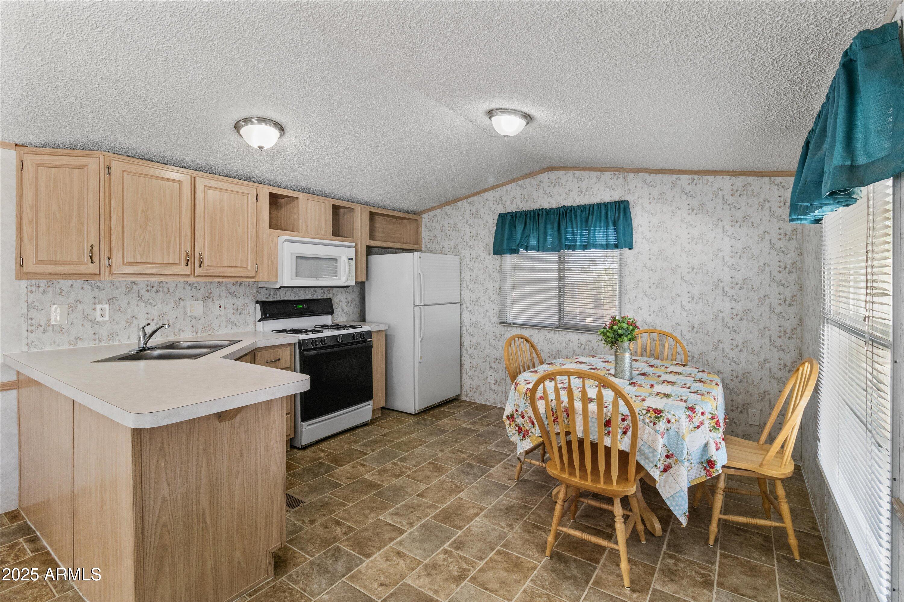 201 S GREENFIELD Road 118