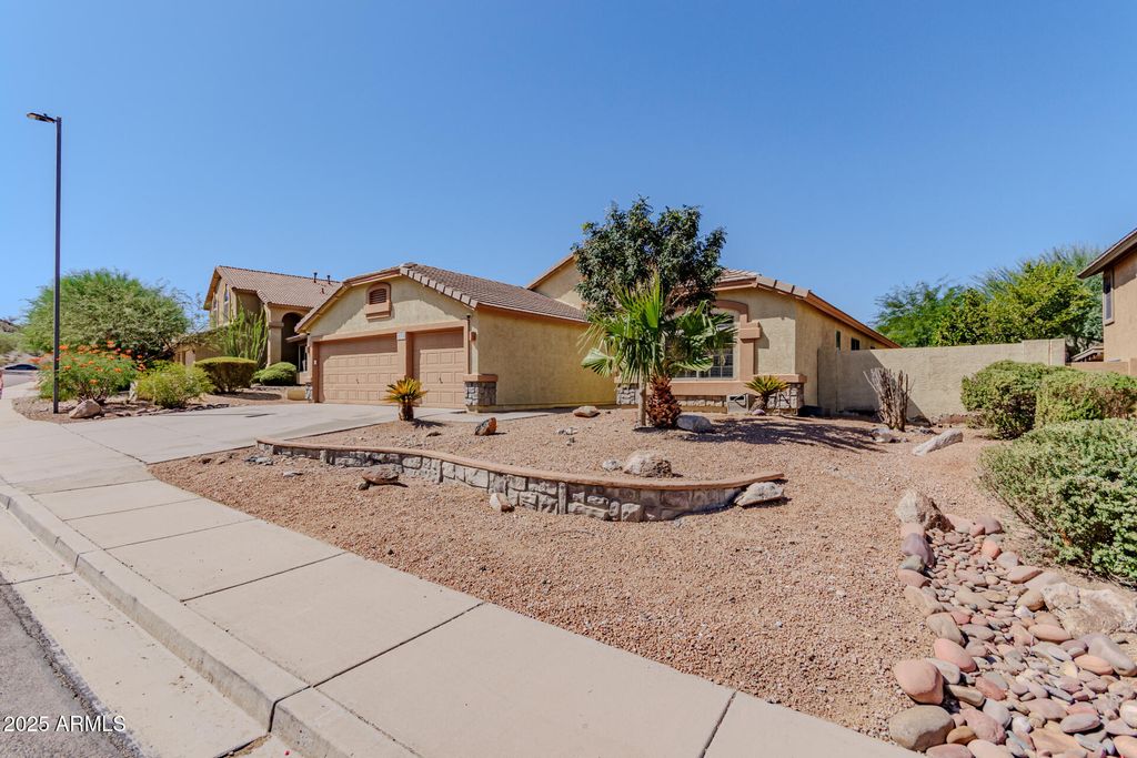 Photo of 11376 S Hopi Drive, Goodyear, AZ 85338 (MLS # 6930002)