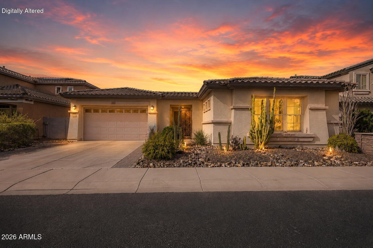 2416 W Kachina Trail