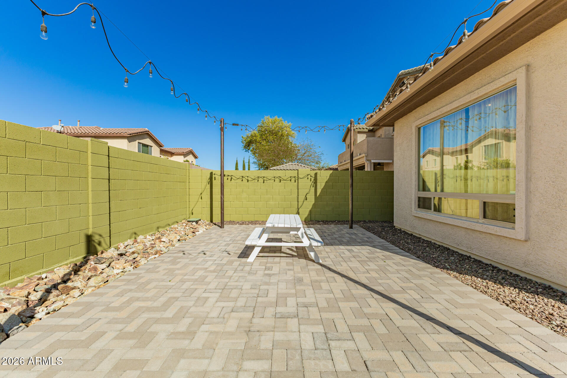 2416 W Kachina Trail