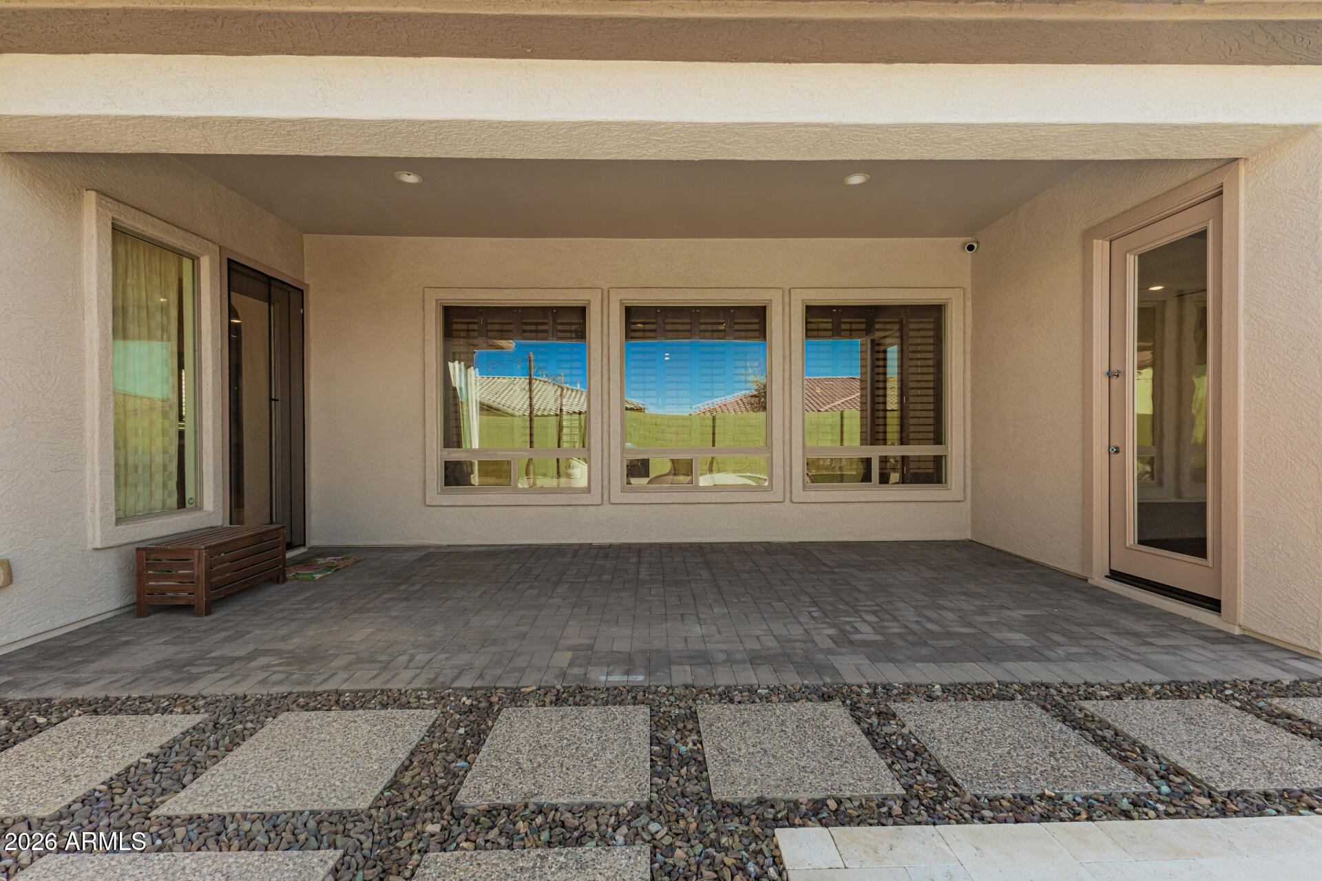 2416 W Kachina Trail