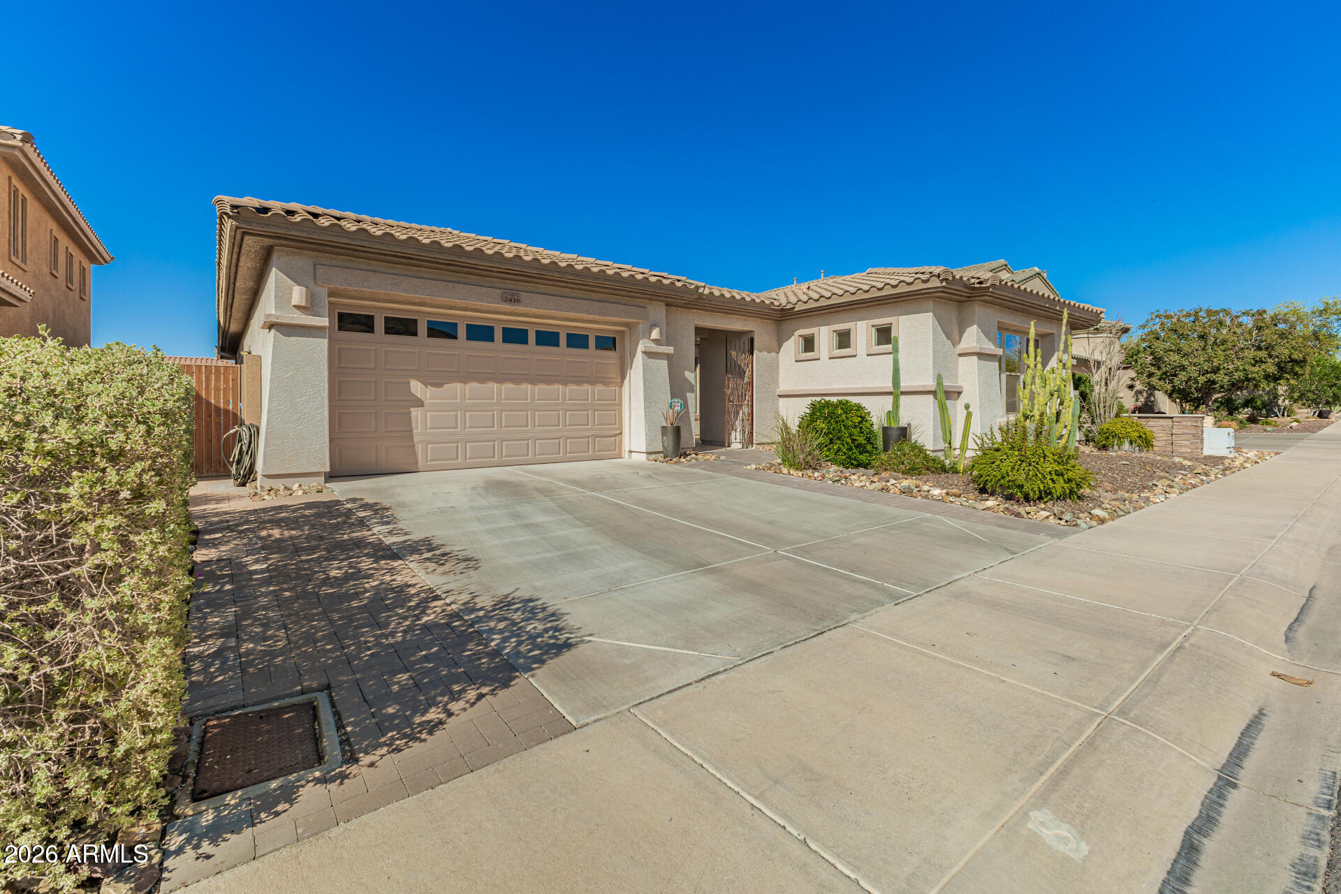 2416 W Kachina Trail