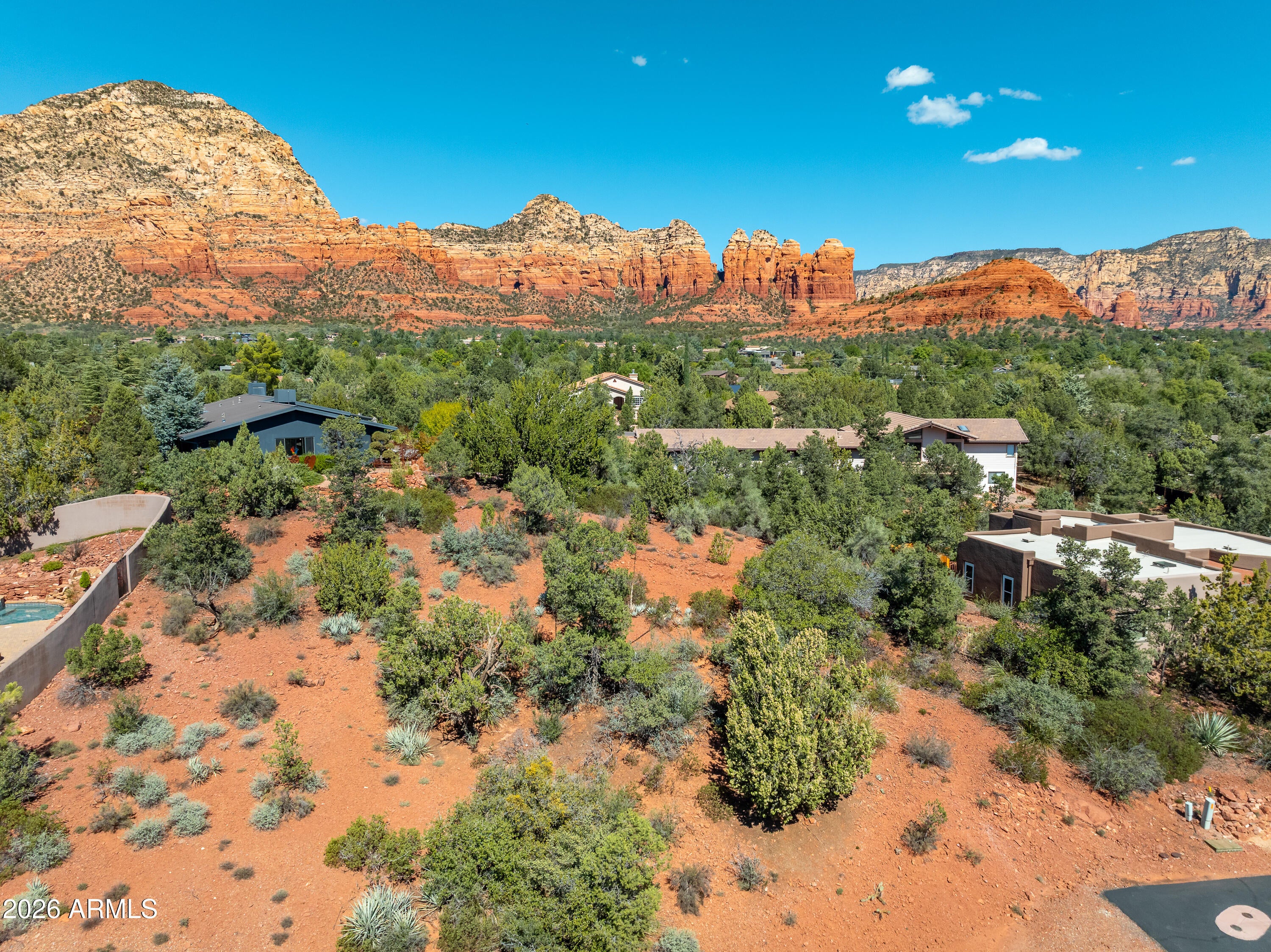 2260 E Mule Deer Road .