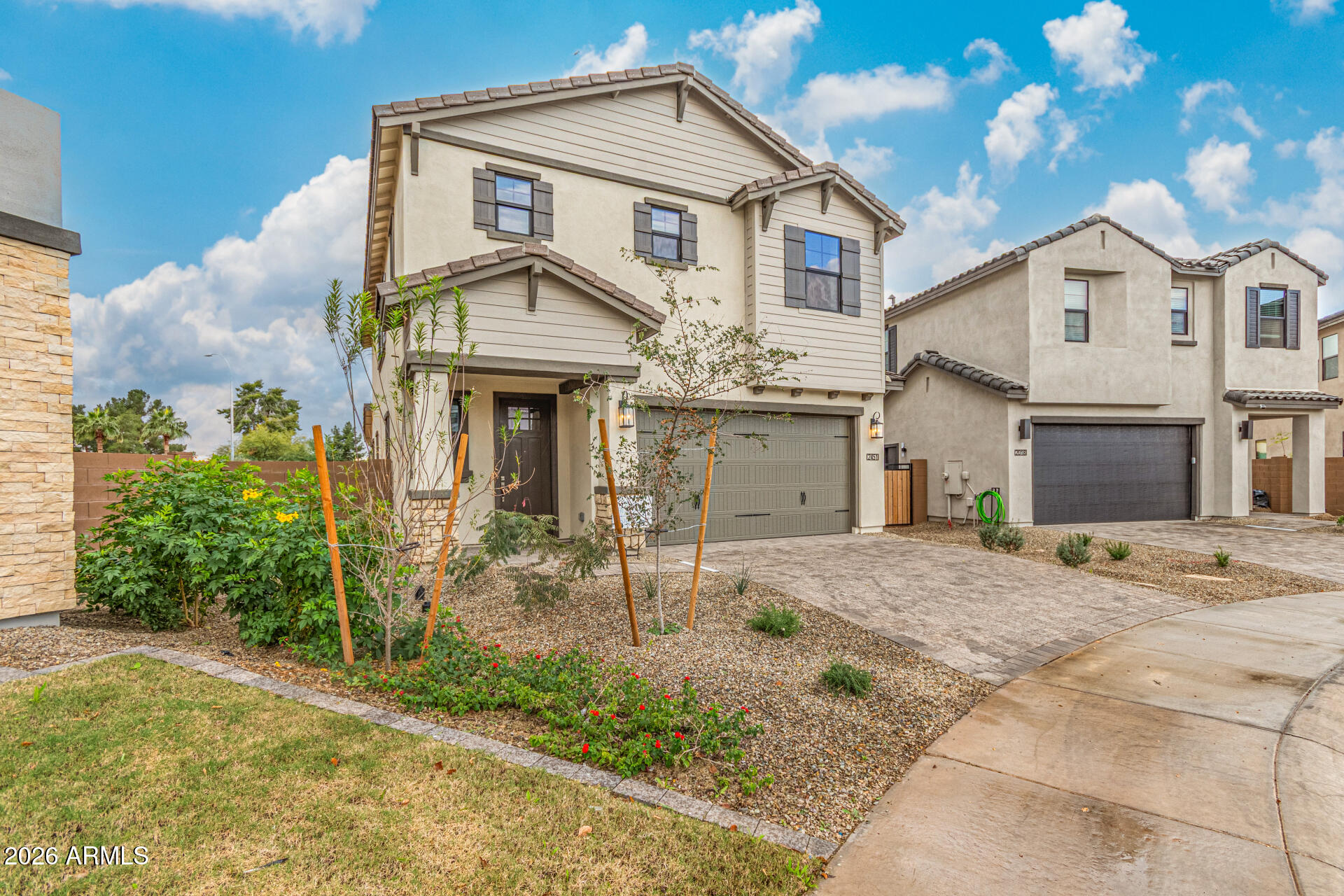 2451 W LOS ARBOLES Place