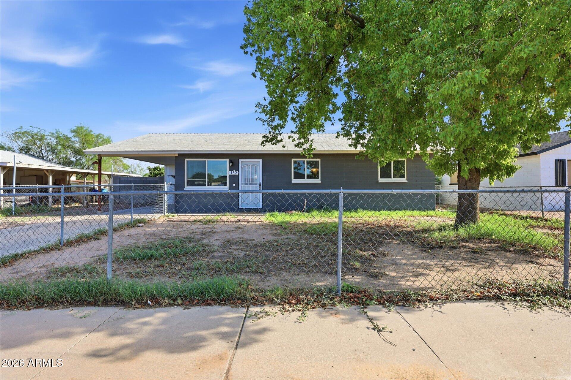 132 W BARRUS Place