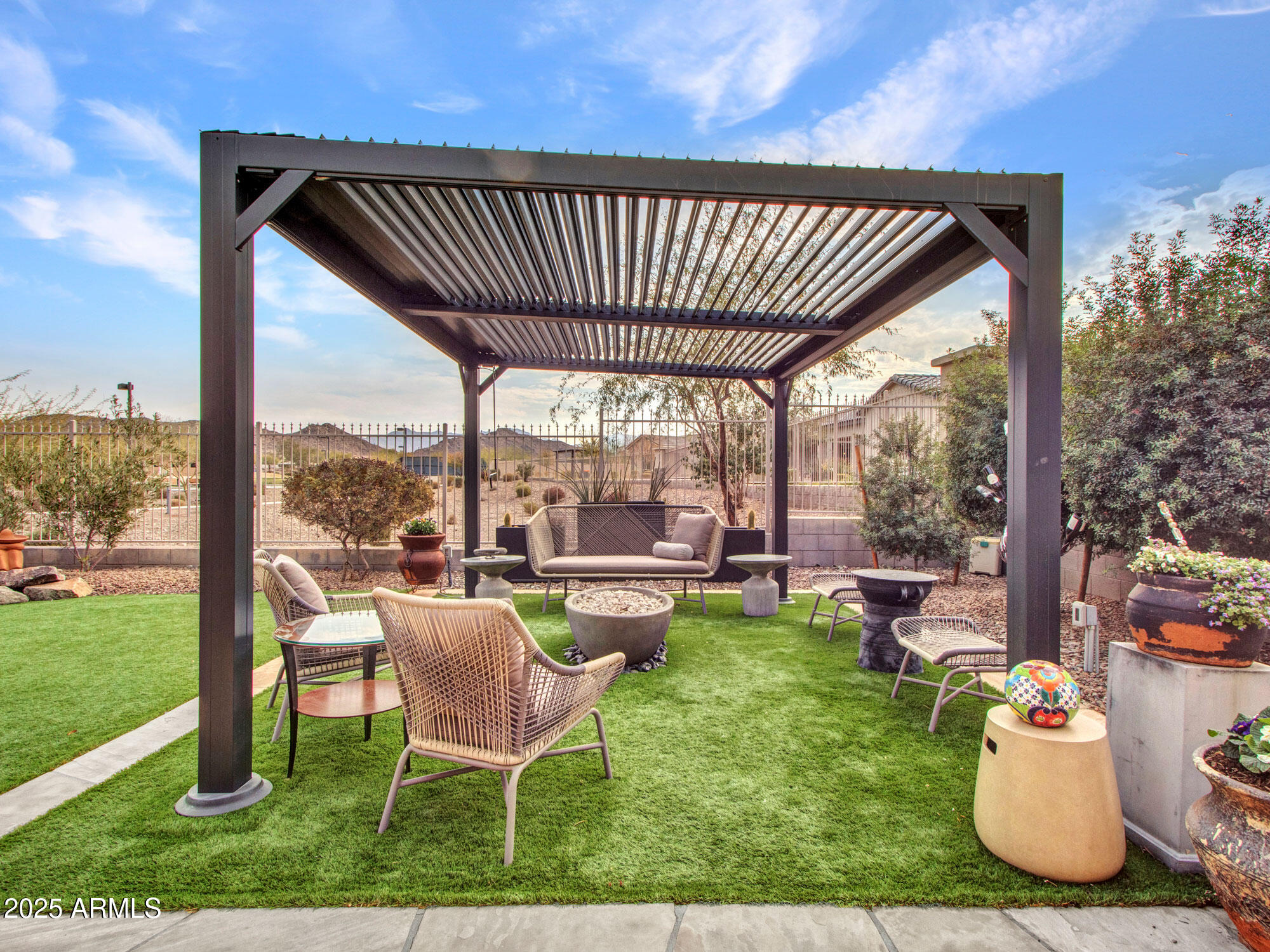 Goodyear, Arizona 85338, United States, 2 Bedrooms Bedrooms, ,2 BathroomsBathrooms,Residential,Pending,12669