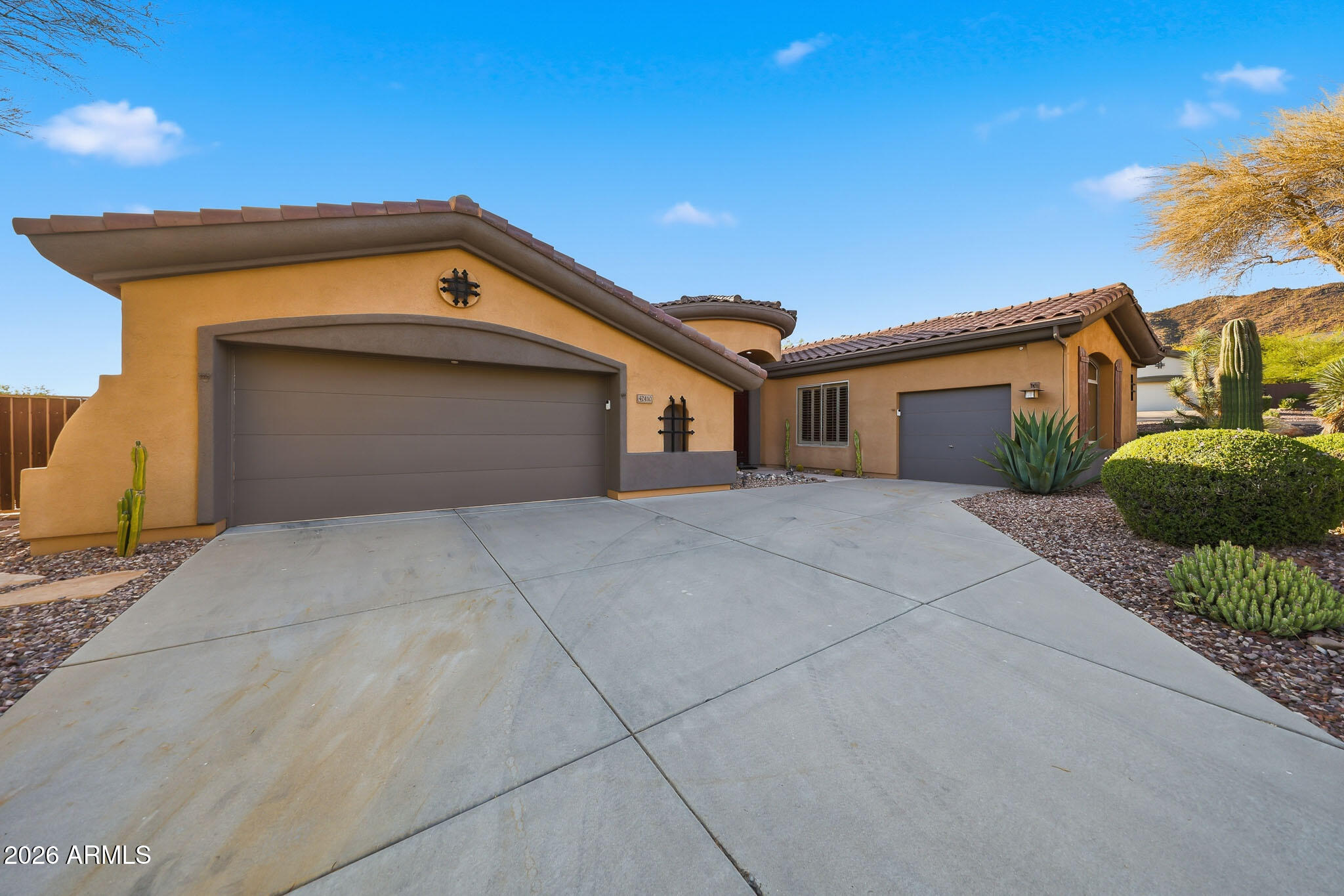 ANTHEM COUNTRY CLUB - Residential
