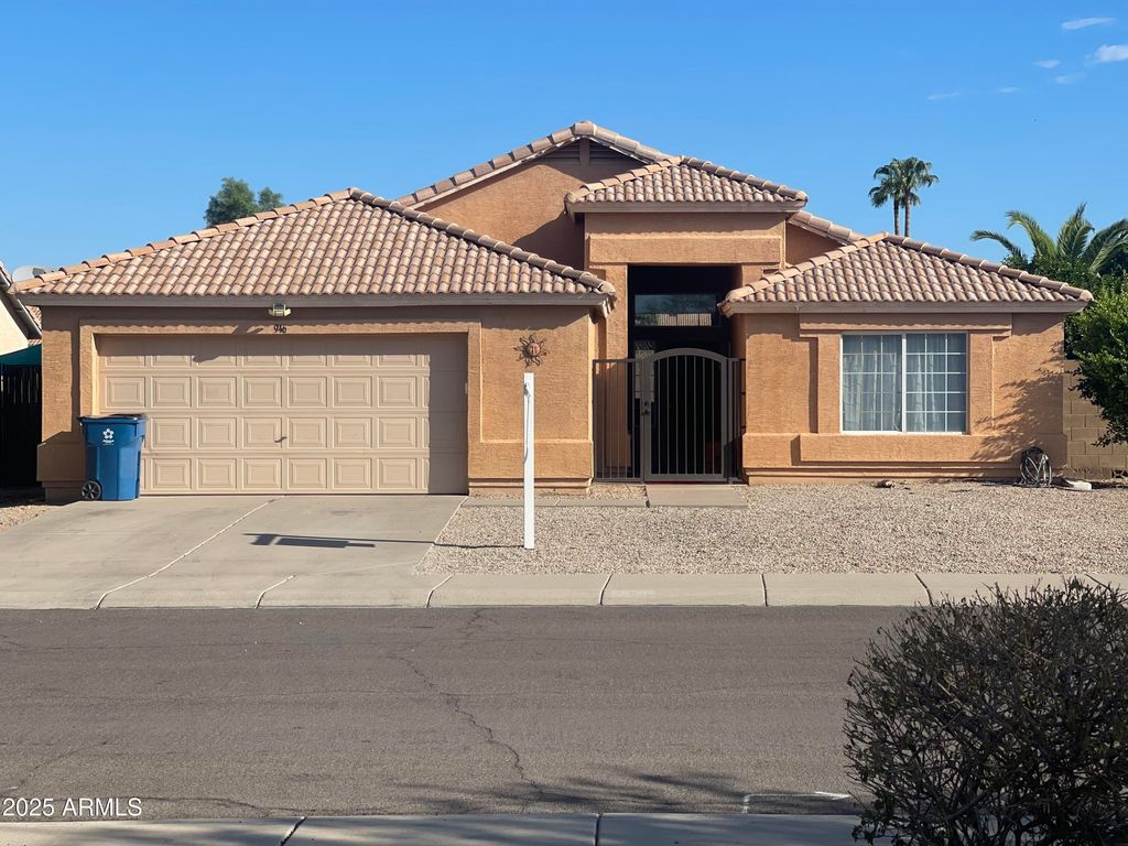 Photo of 946 W 14th Avenue, Apache Junction, AZ 85120 (MLS # 6928067)