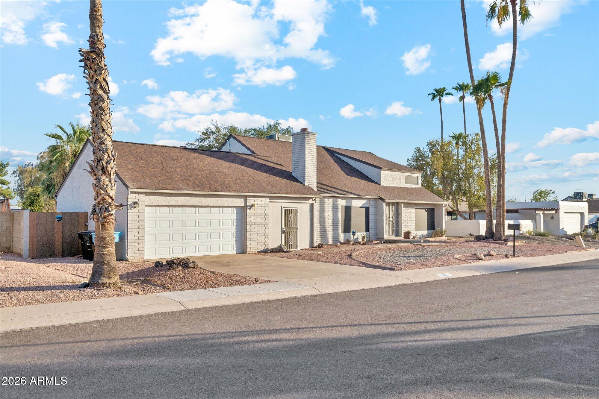 3017 W SAHUARO Drive