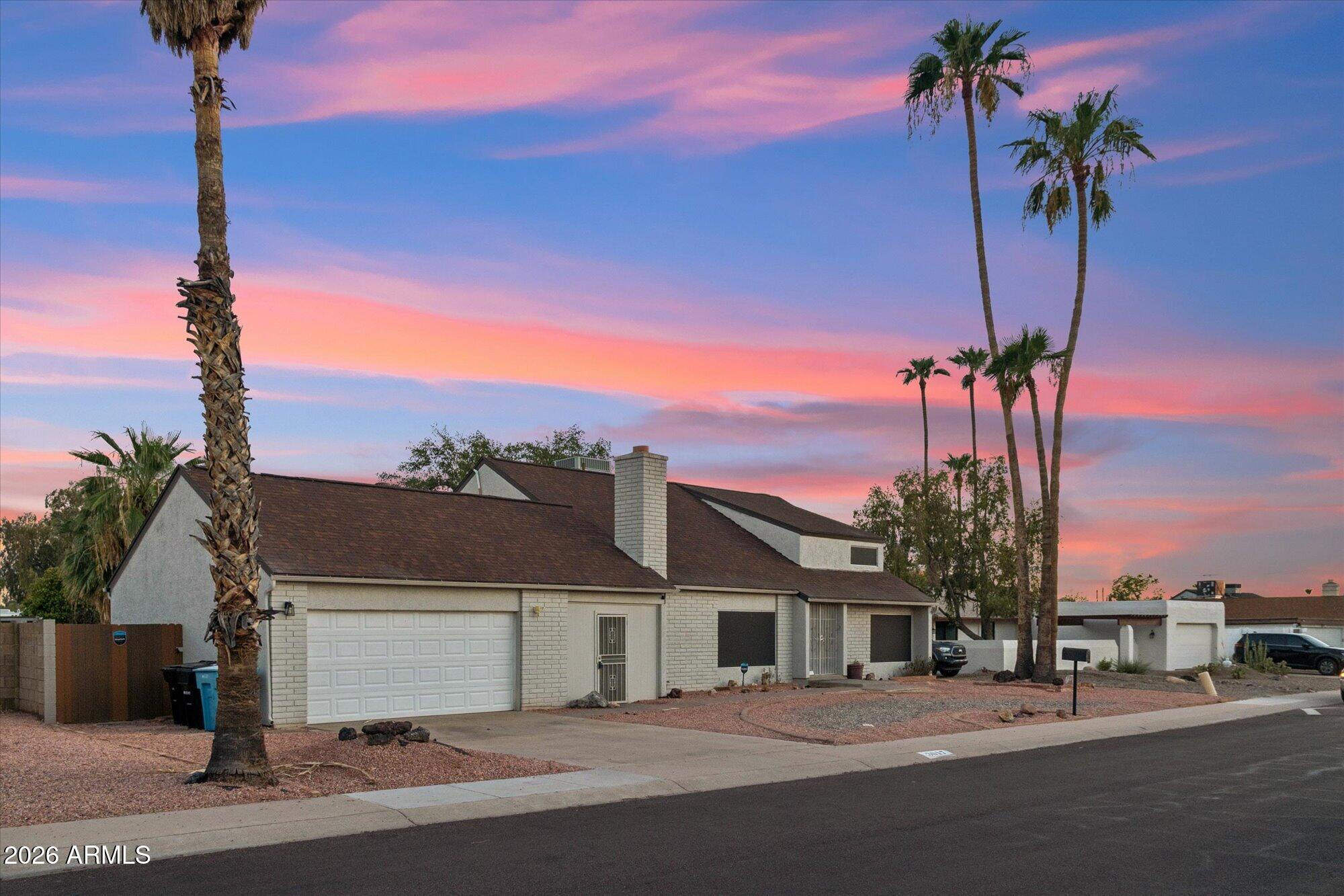3017 W SAHUARO Drive