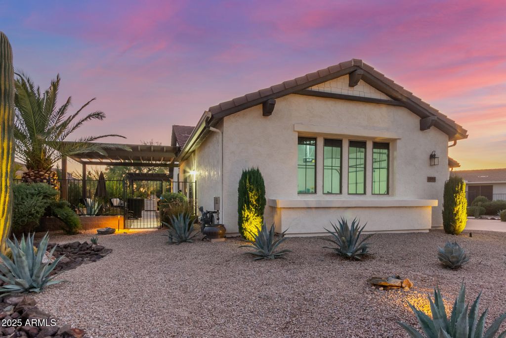 Photo of 1095 W Desert Aster Road, San Tan Valley, AZ 85143 (MLS # 6951790)