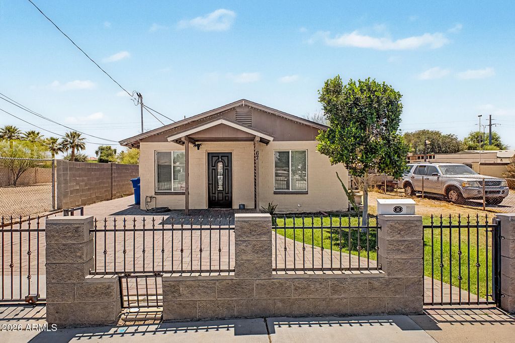 Photo of 67 E Kesler Lane, Chandler, AZ 85225 (MLS # 7023277)