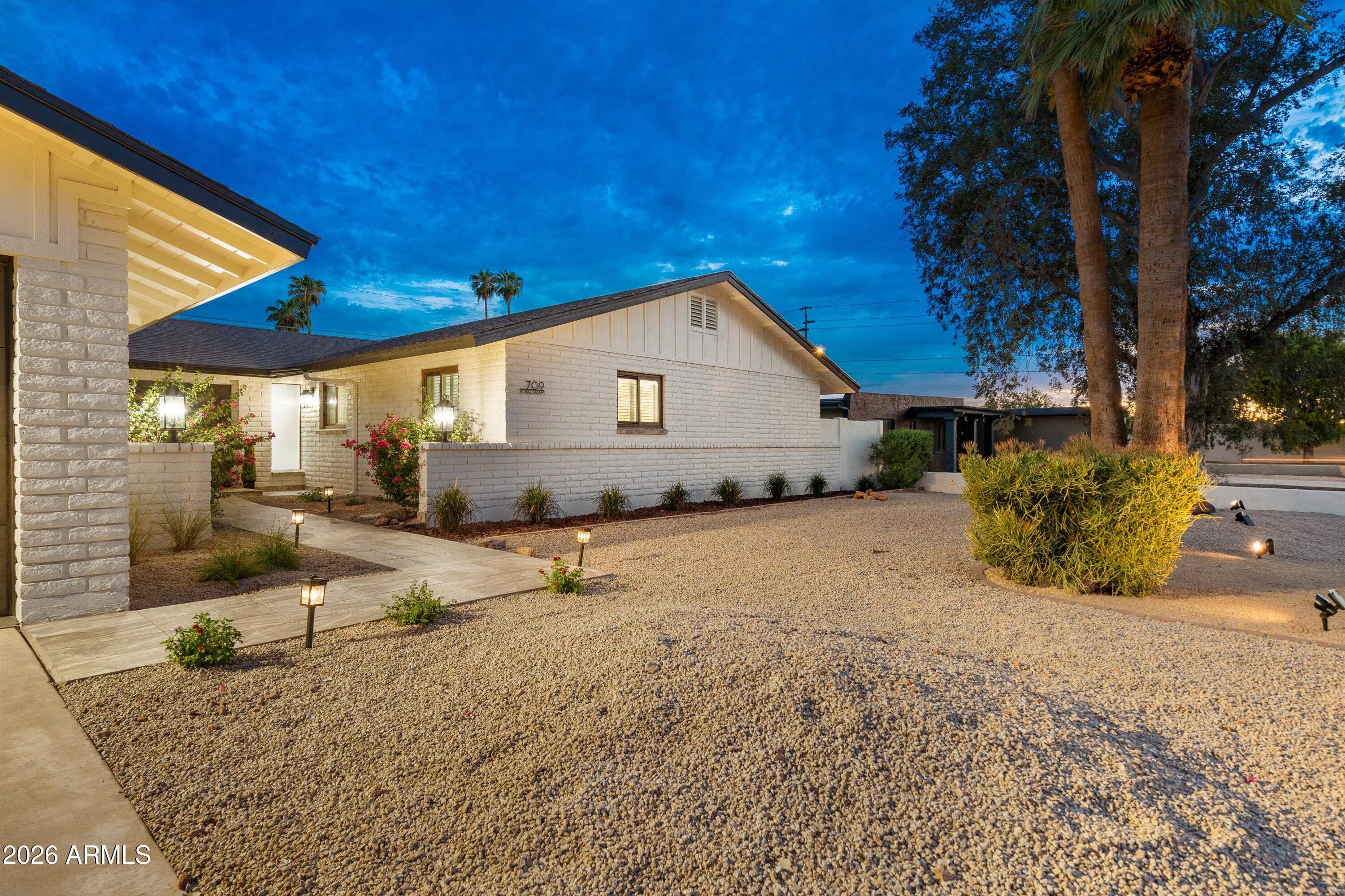709 E ROYAL PALM Road