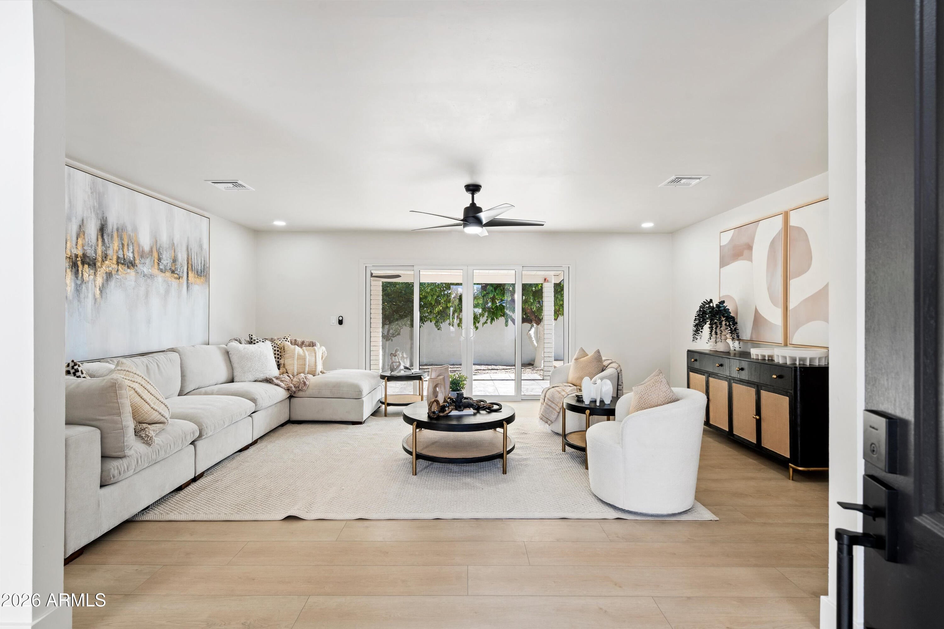 709 E ROYAL PALM Road