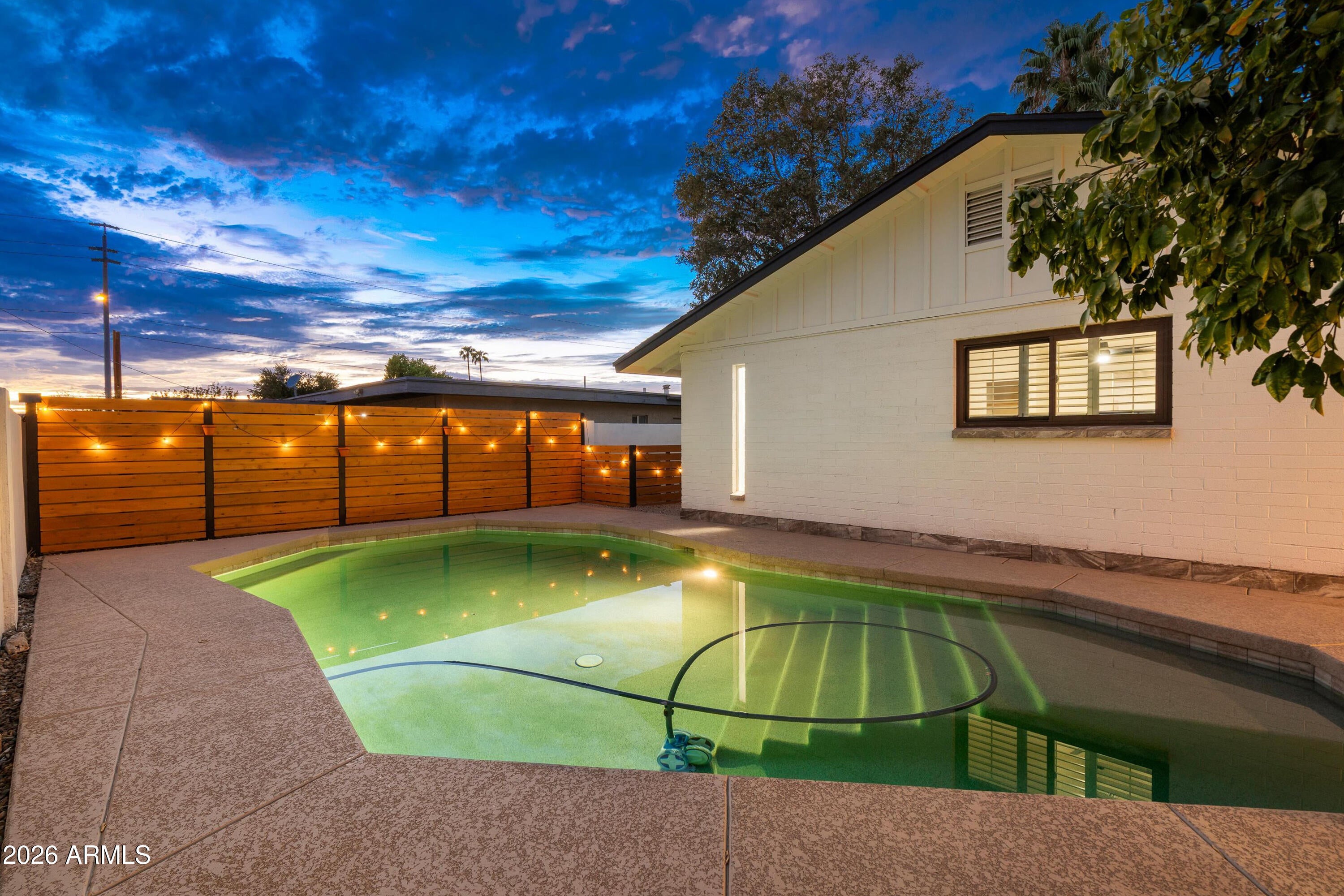 709 E ROYAL PALM Road