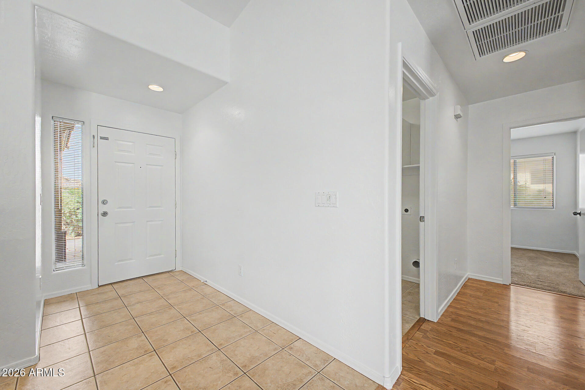 10809 W CAMBRIDGE Avenue