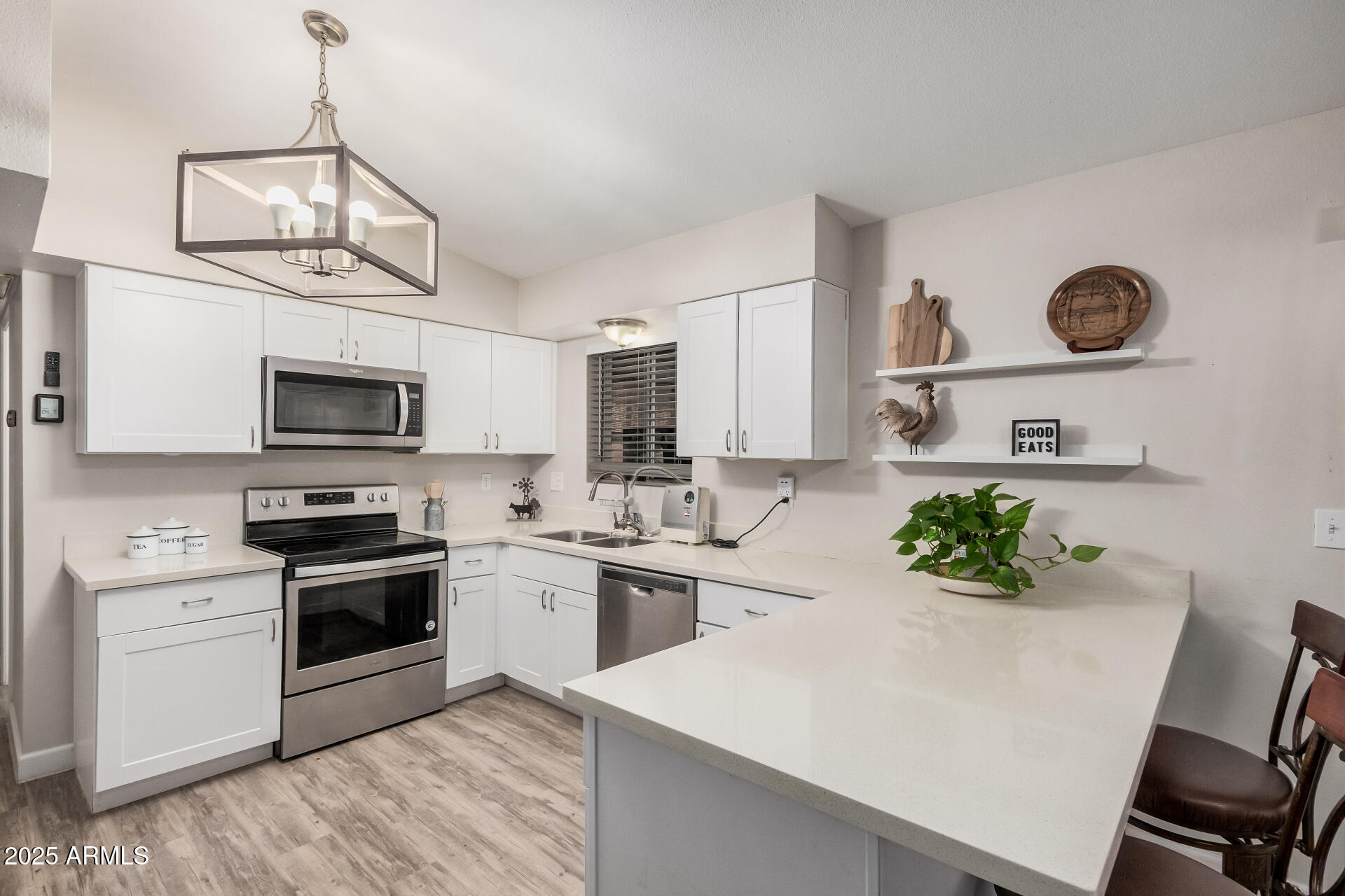 5808 E LAWNDALE Street