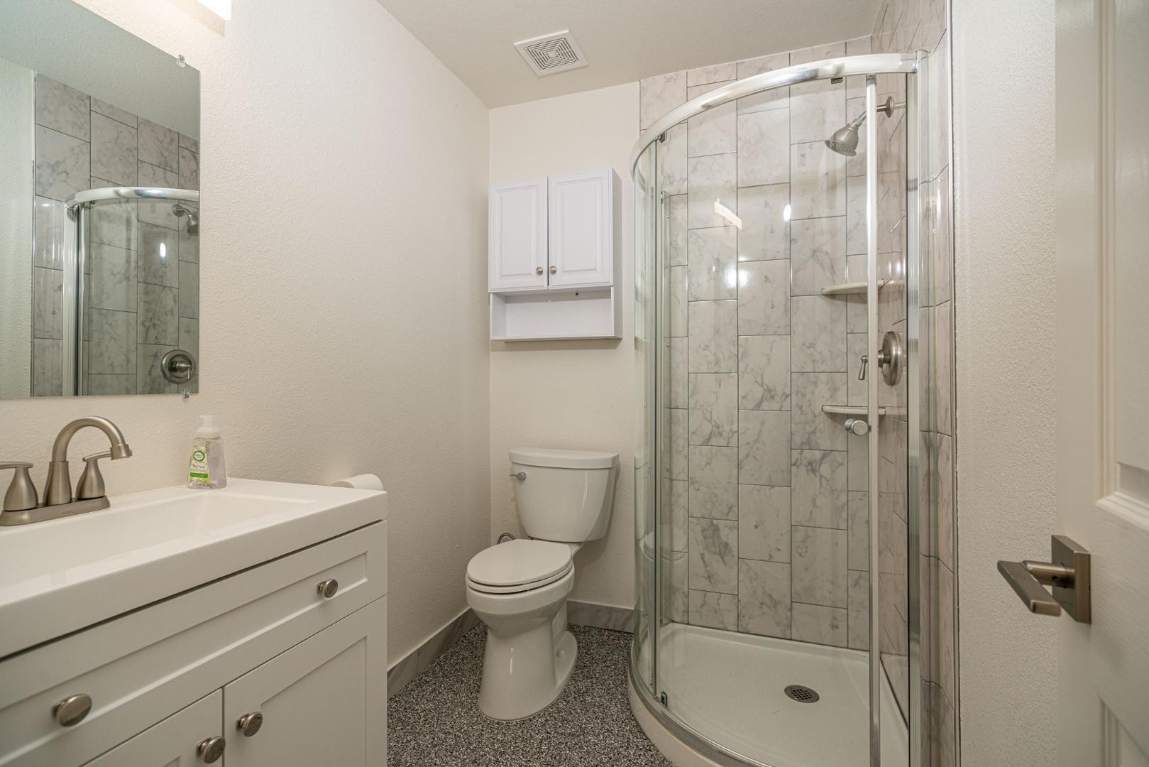 850 W Hazelwood Street