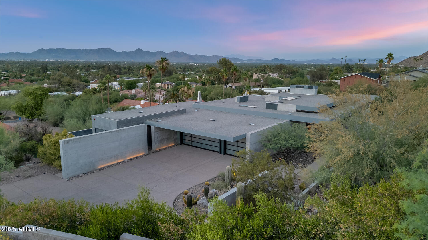 4446 E Mockingbird Lane
