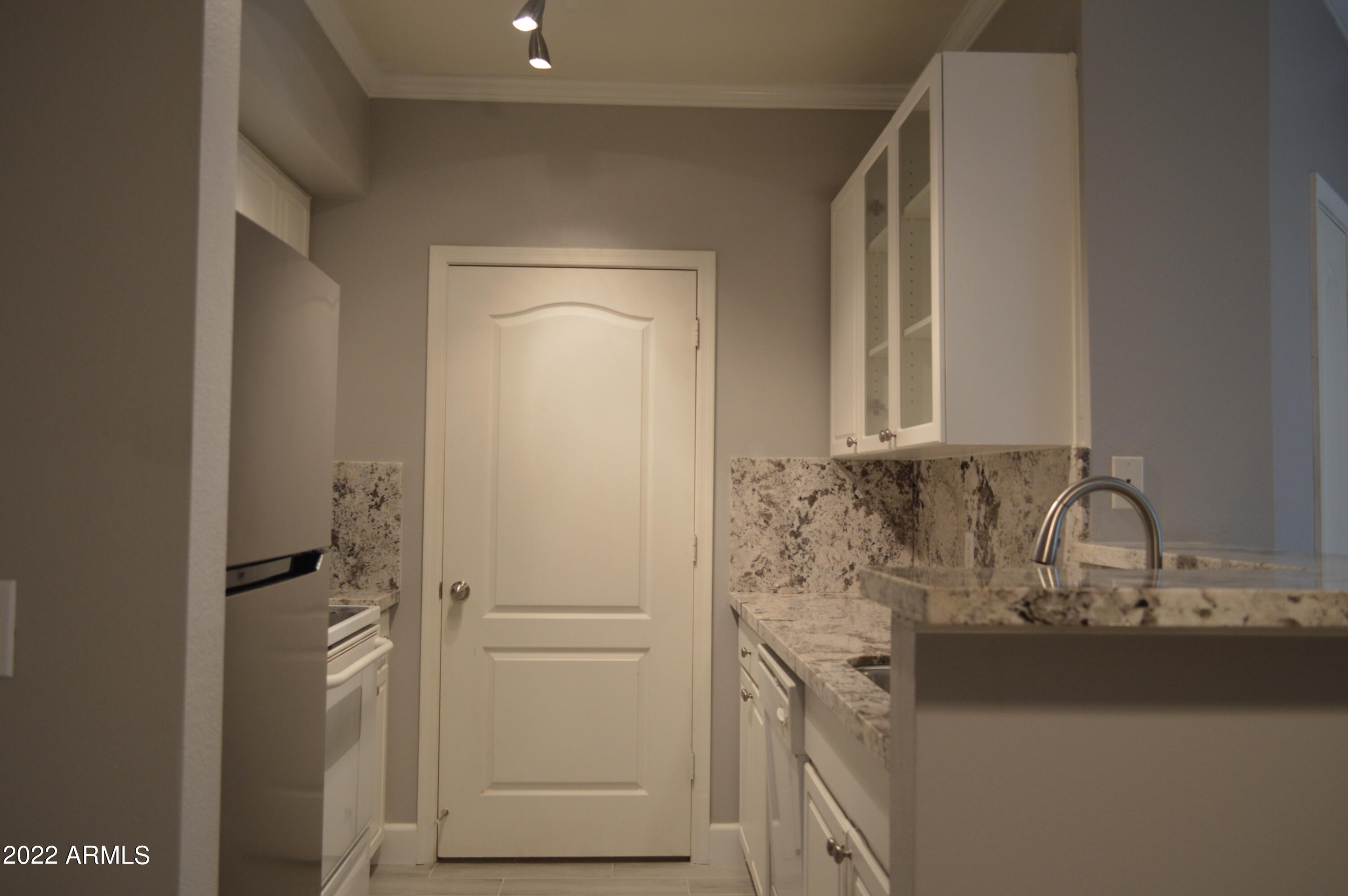 1701 E COLTER Street 184