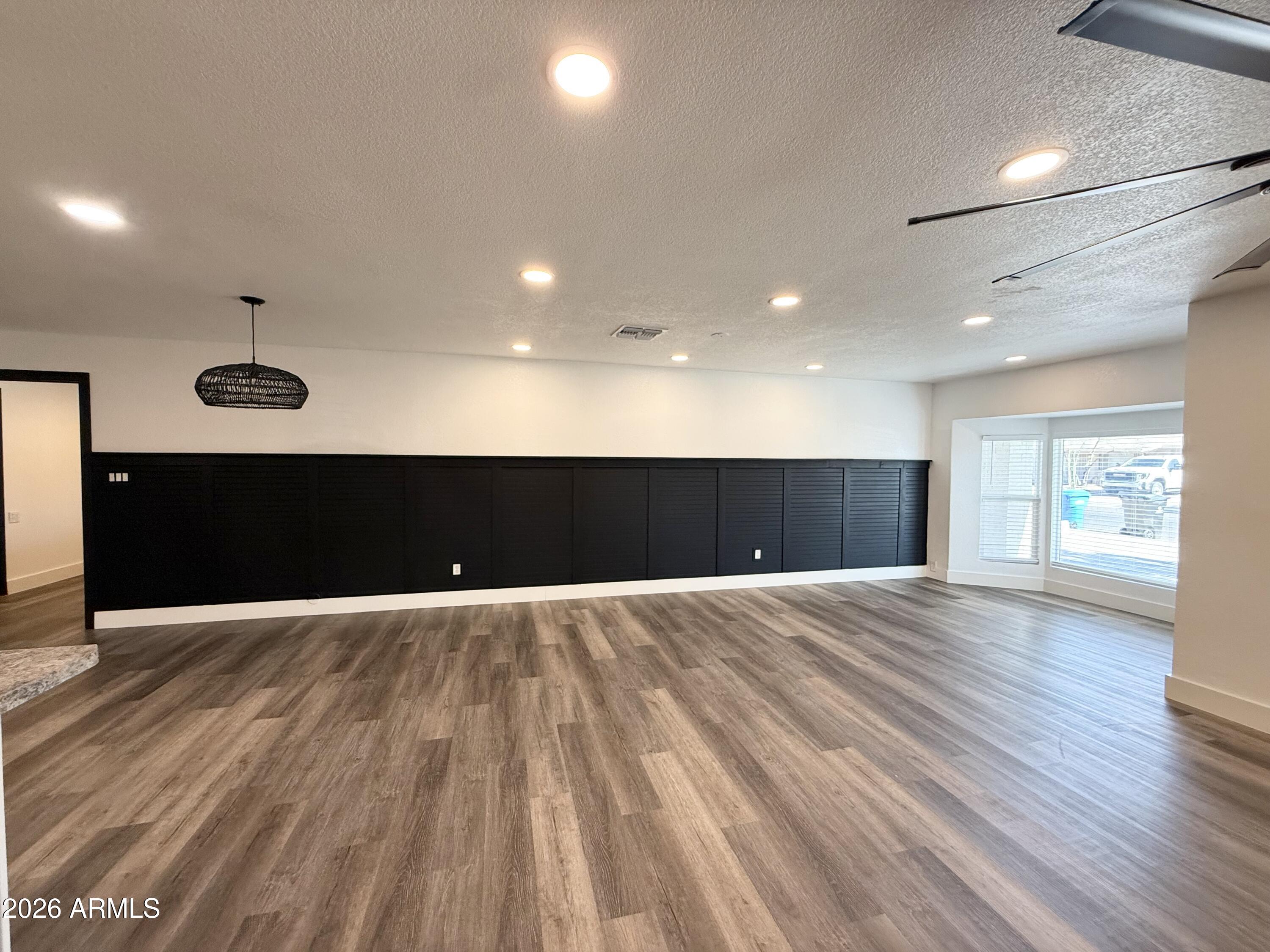 2116 E MARCONI Avenue