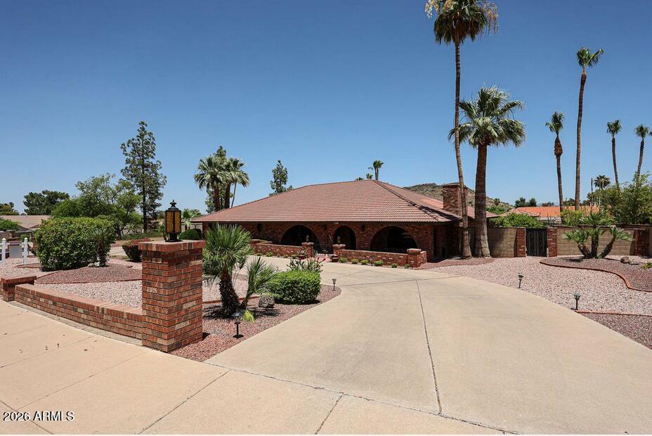 1322 W ASTER Drive