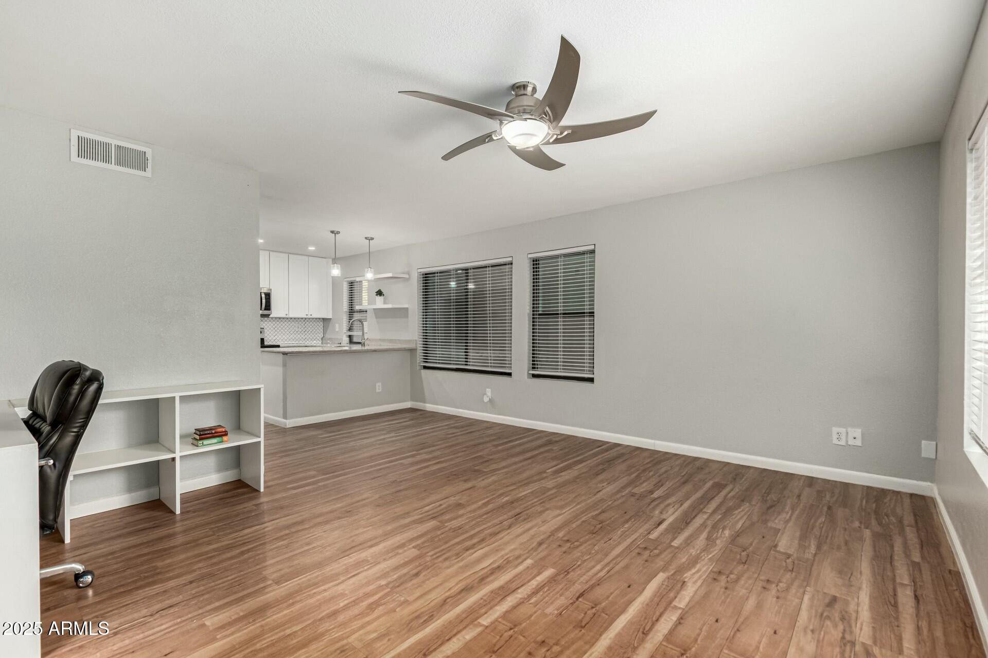 1432 W EMERALD Avenue 648