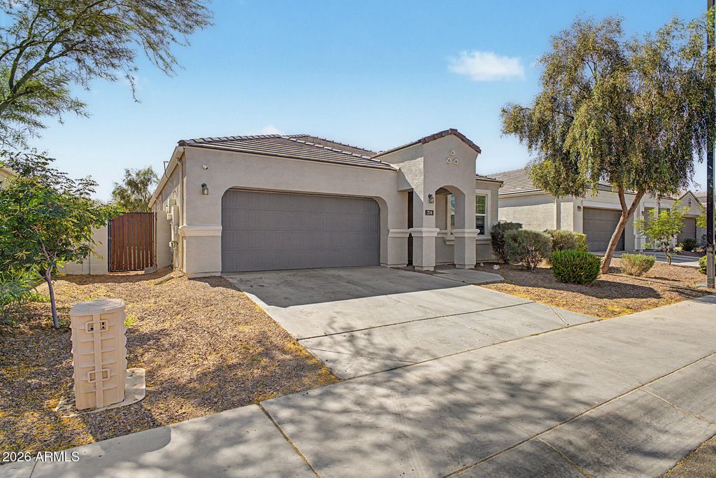 Photo of 214 N 190th Drive, Buckeye, AZ 85326 (MLS # 7015150)