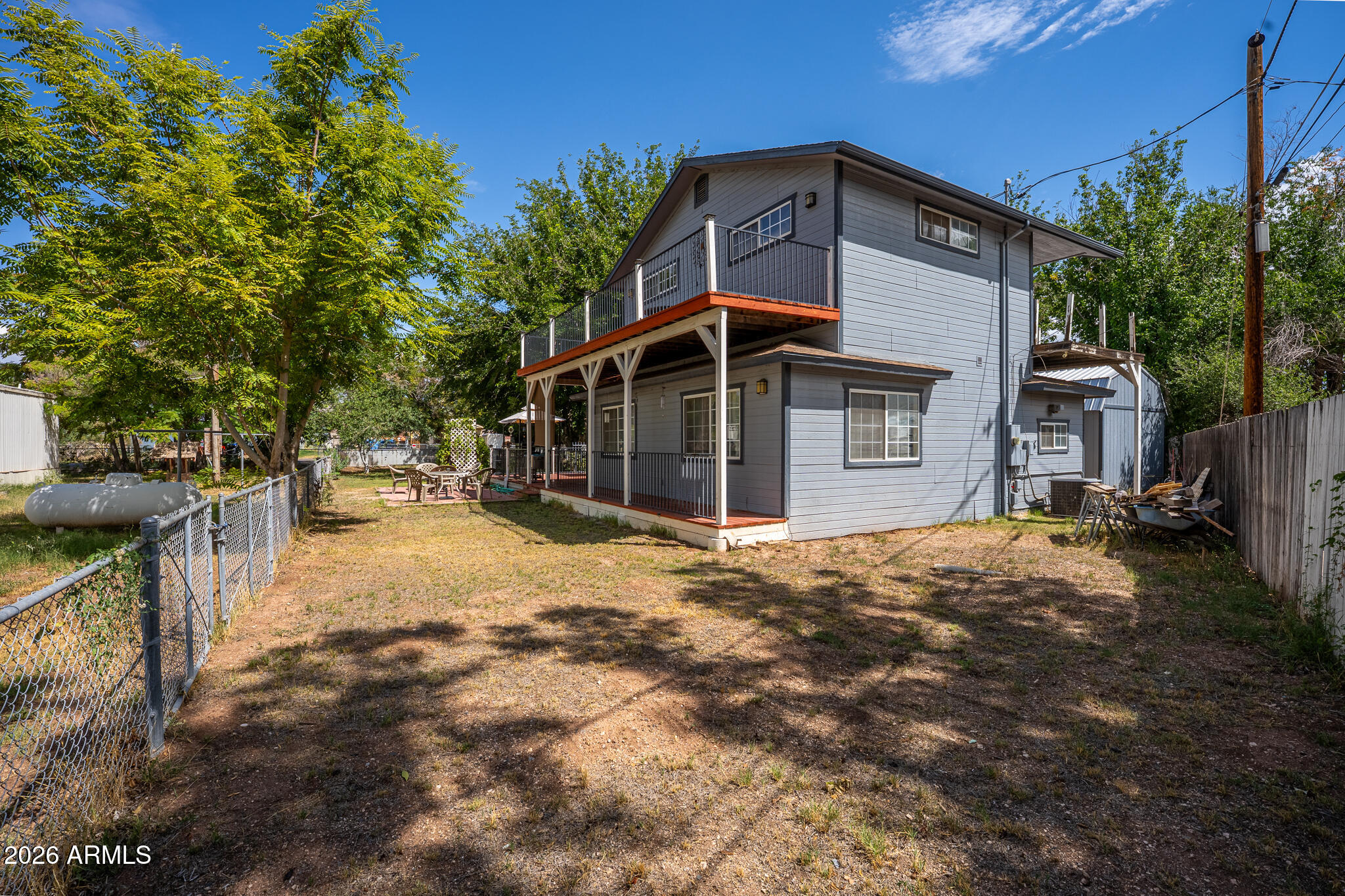 1805 W OAK Lane