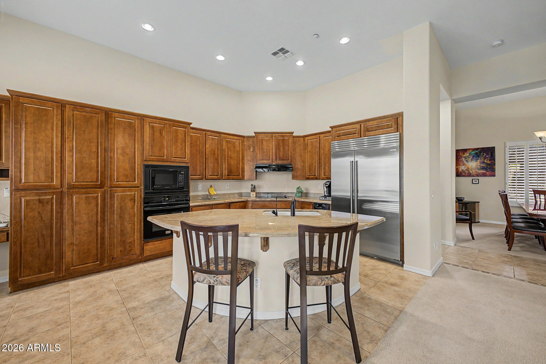 2136 W CAMARGO Drive