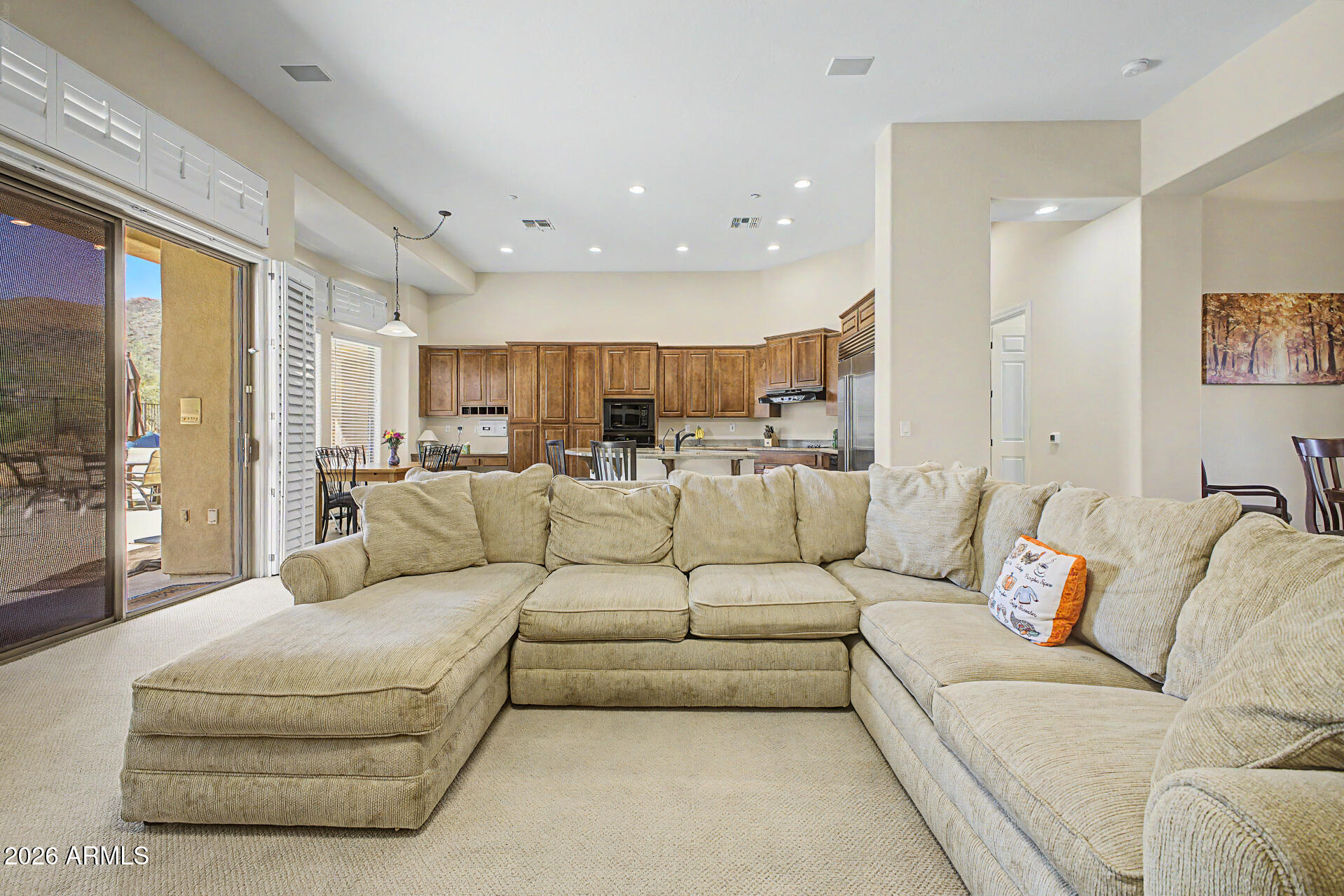 2136 W CAMARGO Drive