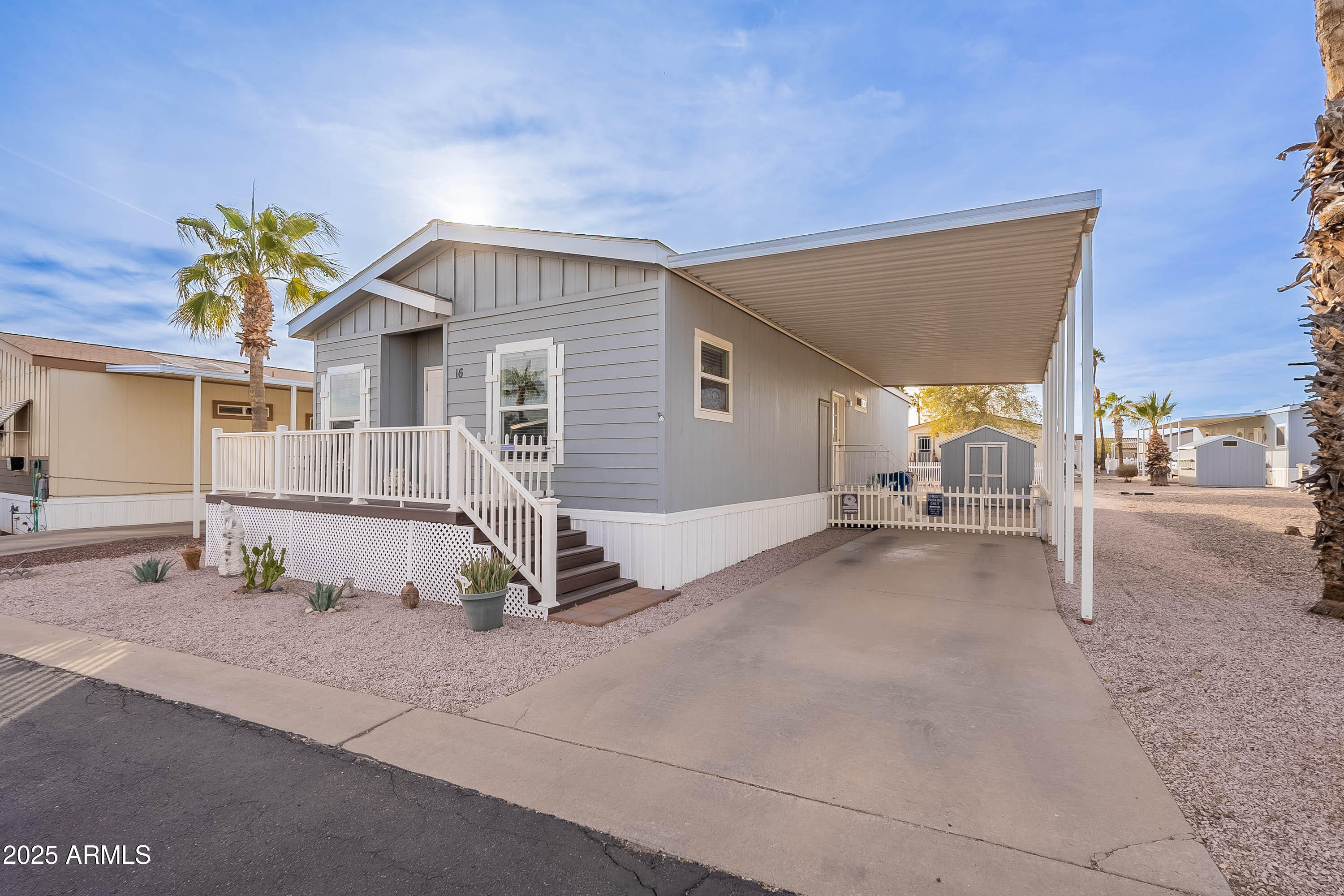 2000 S APACHE Road 16